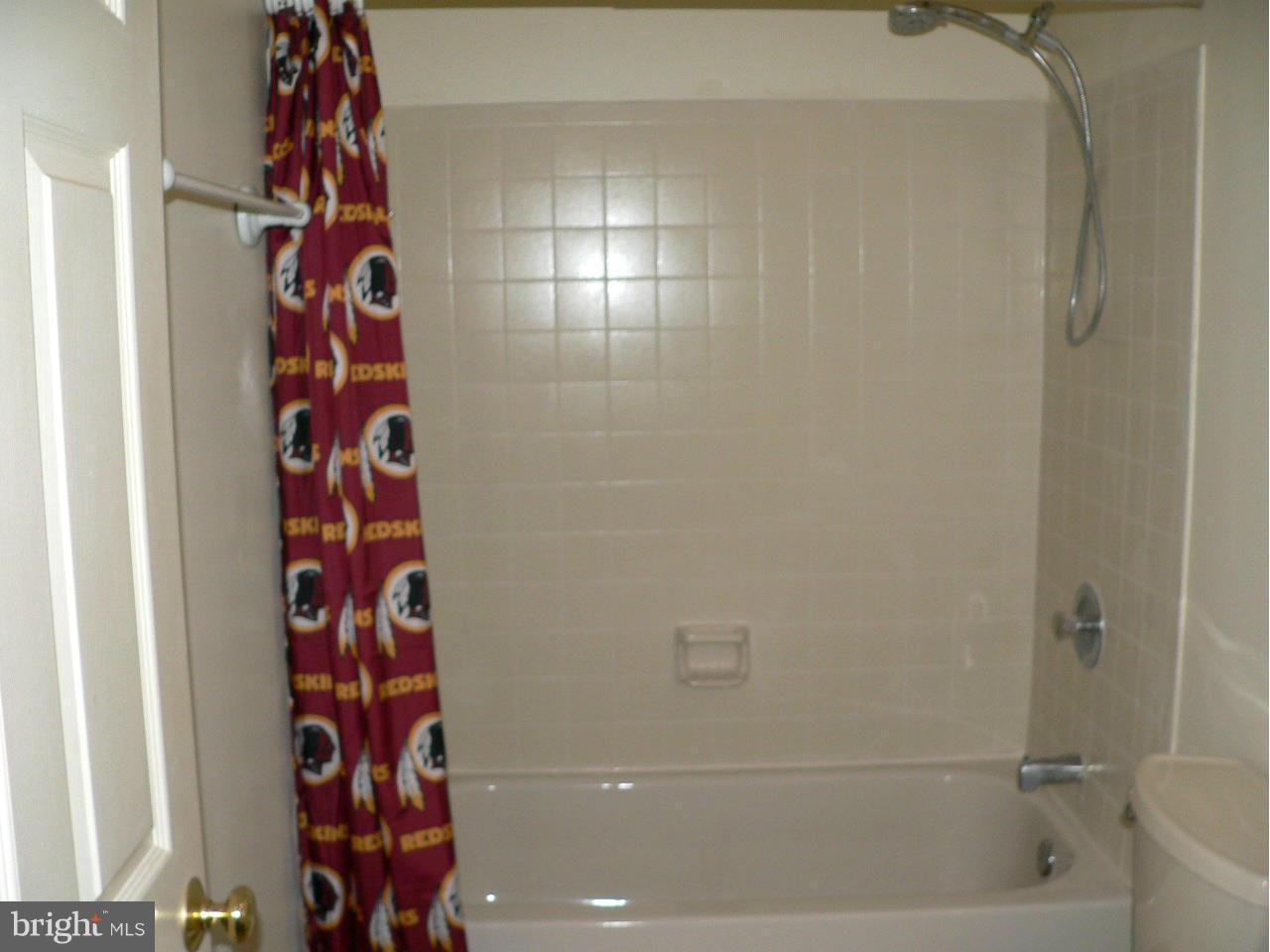 LITTLE ROCKY RUN - Residential Lease