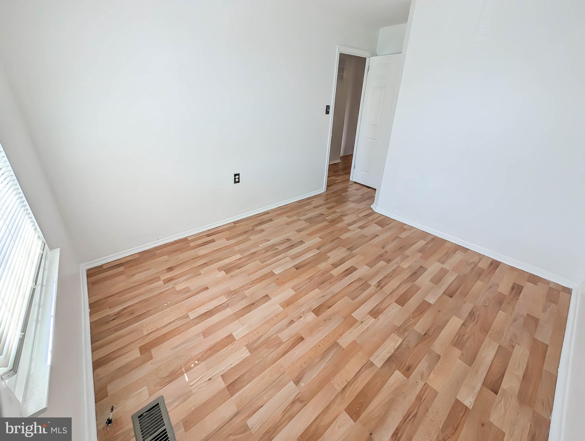 HARFORD SQUARE - Residential