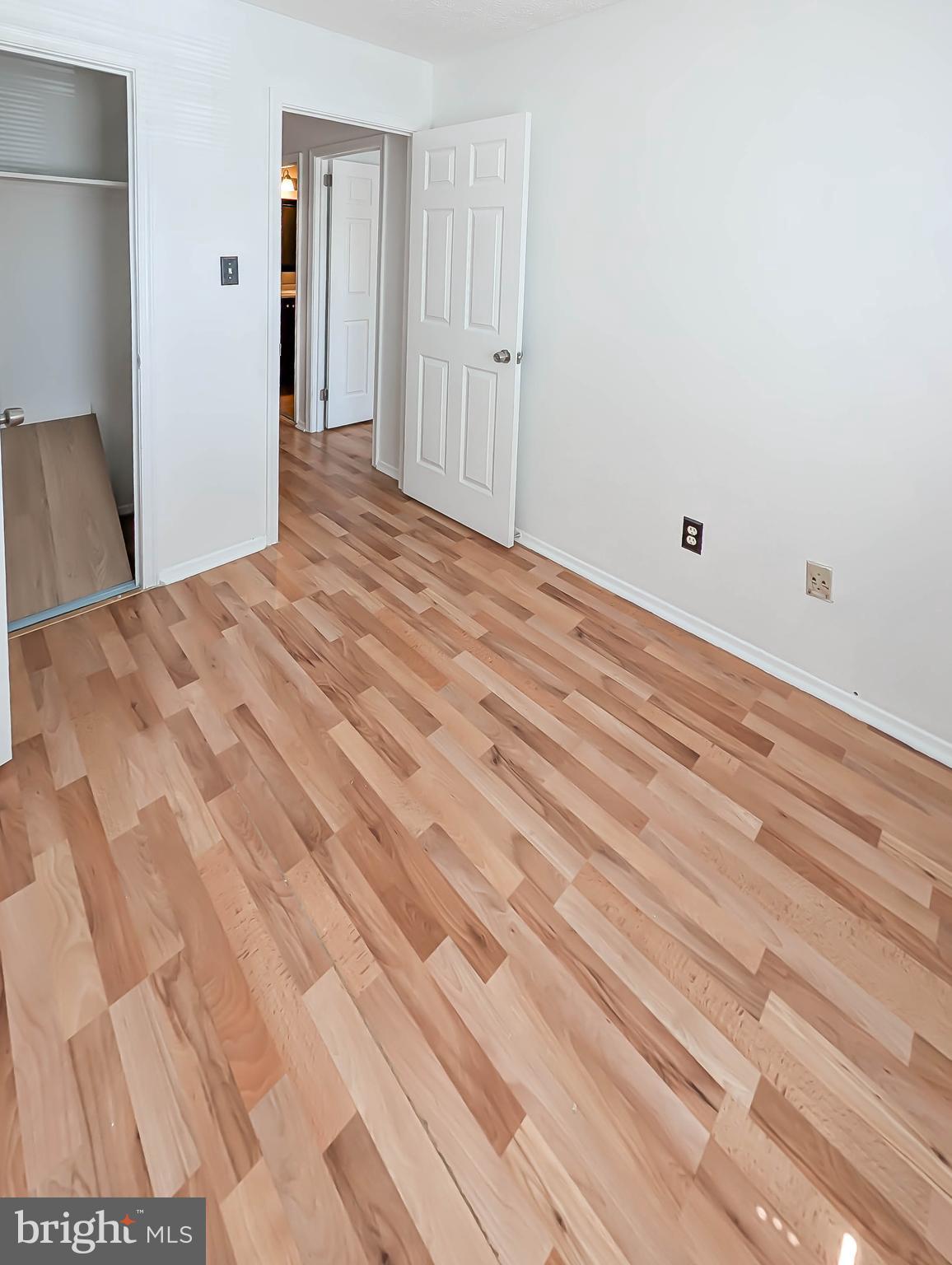 HARFORD SQUARE - Residential