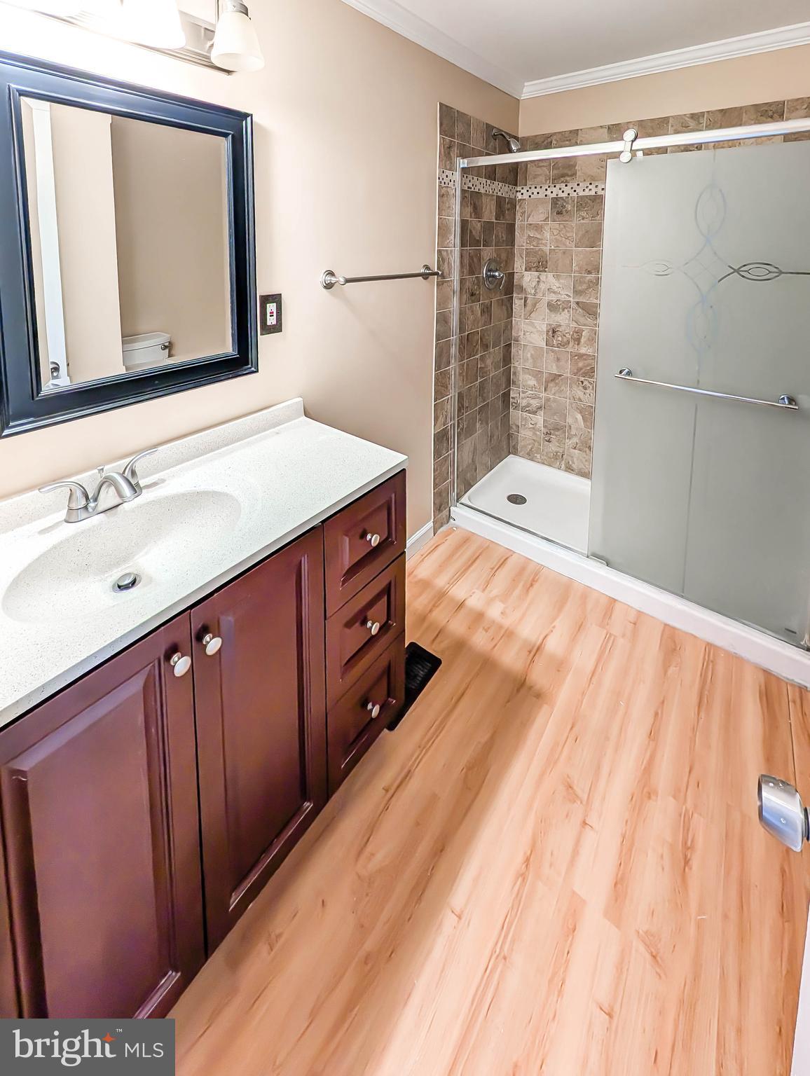HARFORD SQUARE - Residential