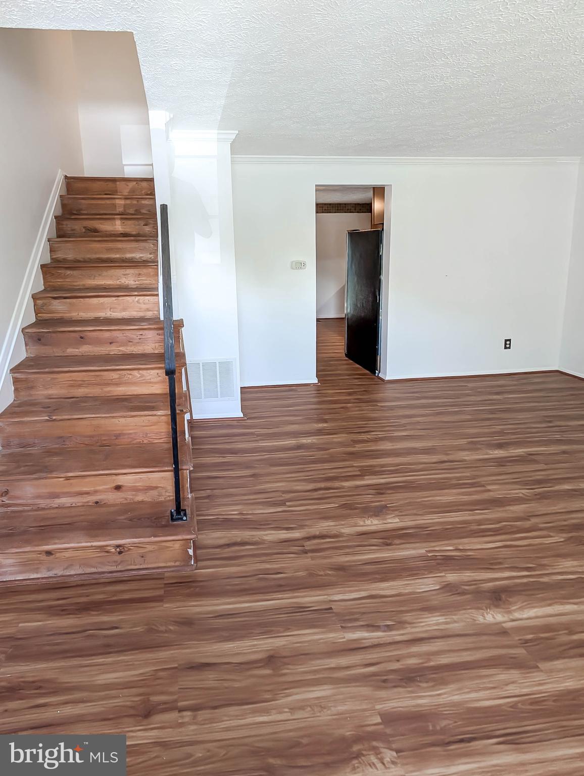 HARFORD SQUARE - Residential