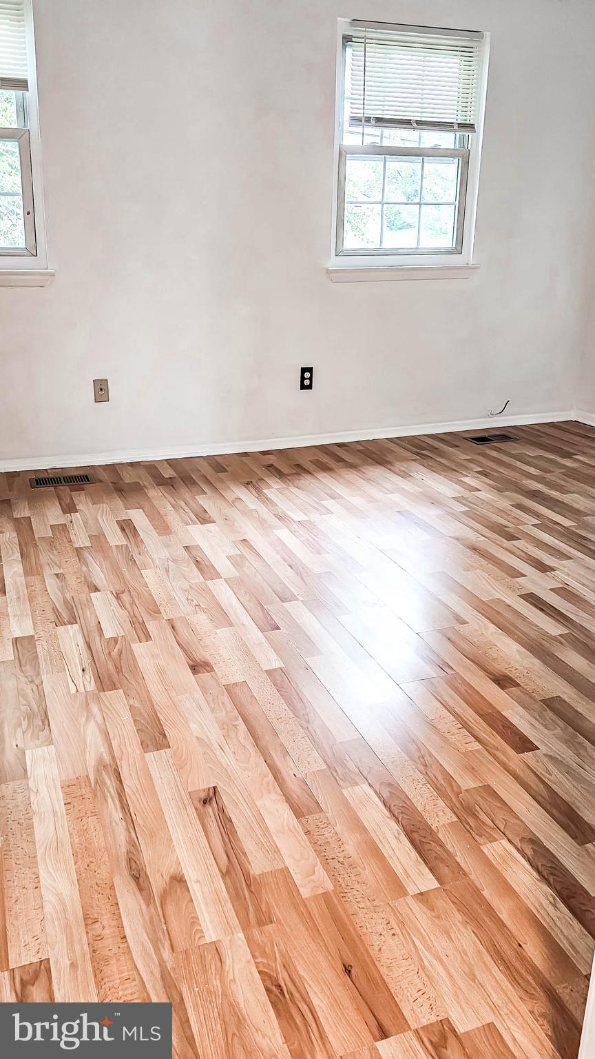 HARFORD SQUARE - Residential