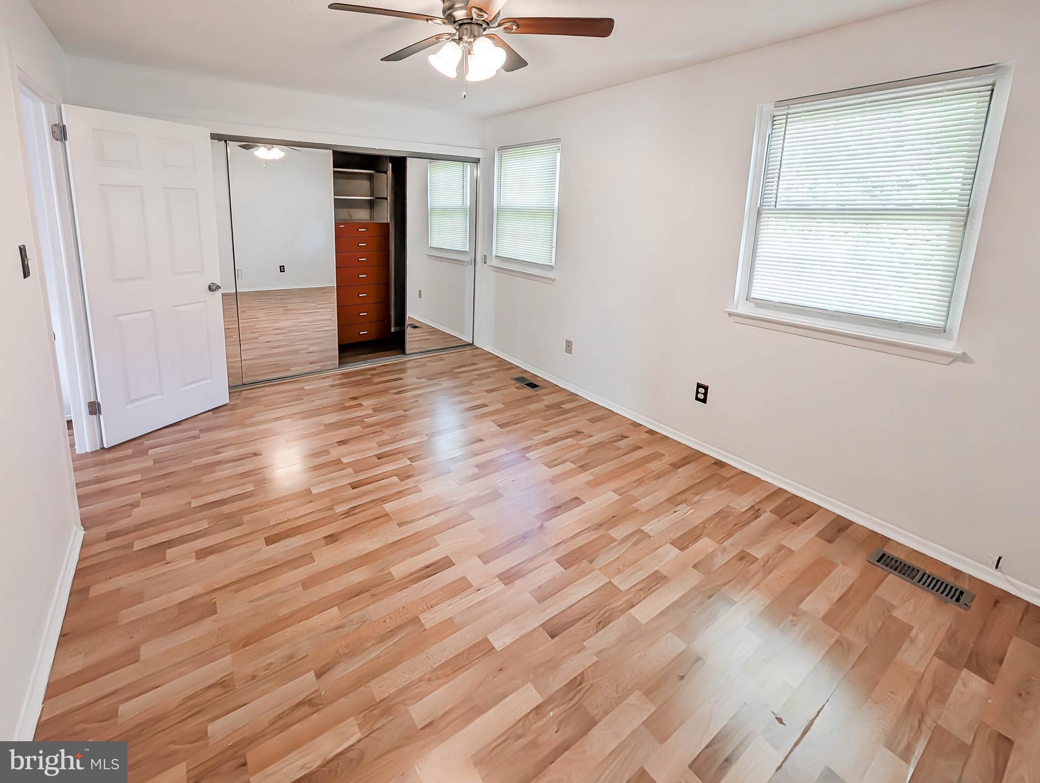 HARFORD SQUARE - Residential