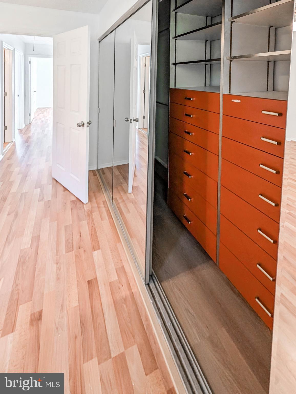 HARFORD SQUARE - Residential