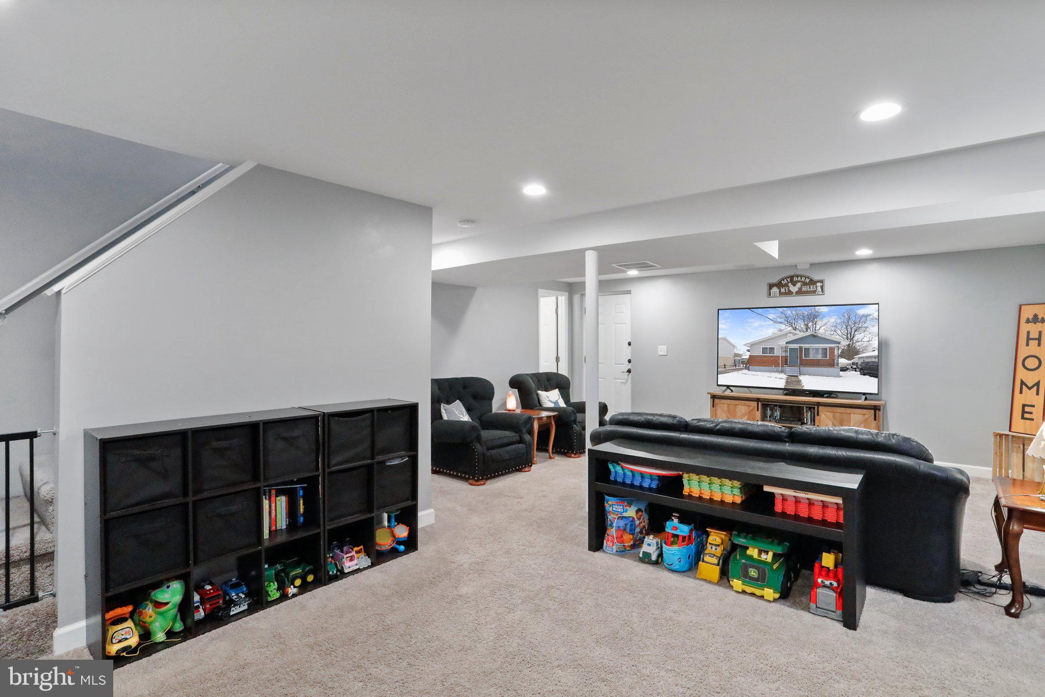 CATONSVILLE MANOR - Residential