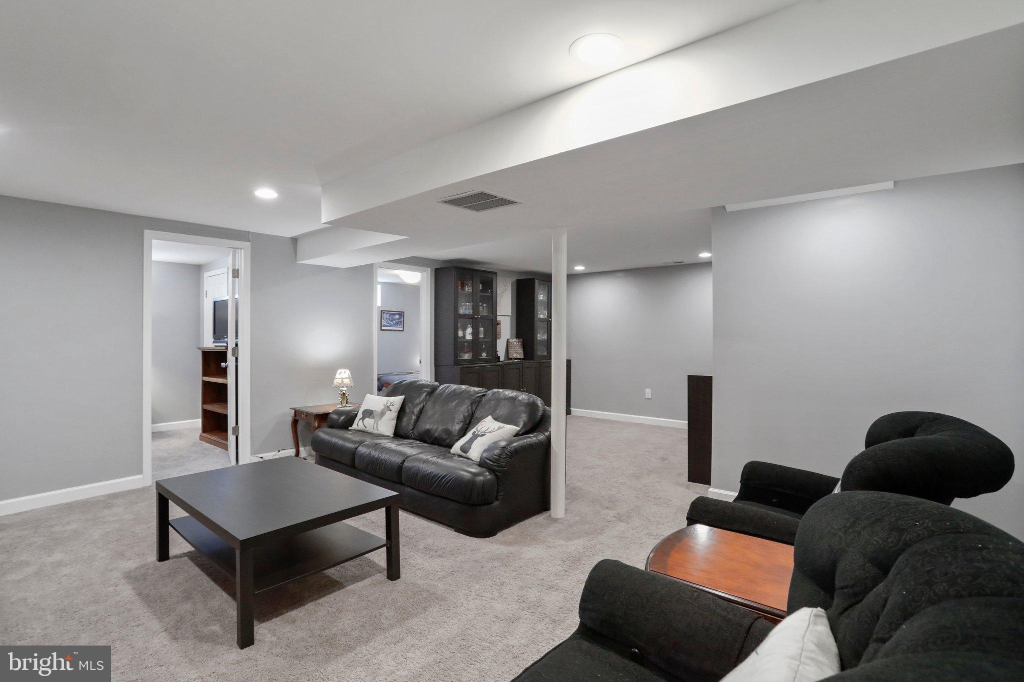 CATONSVILLE MANOR - Residential