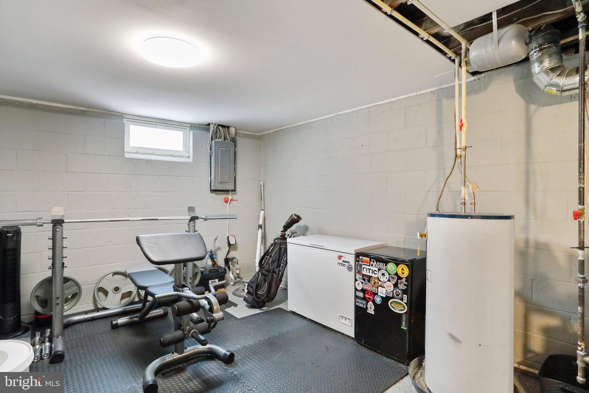 CATONSVILLE MANOR - Residential