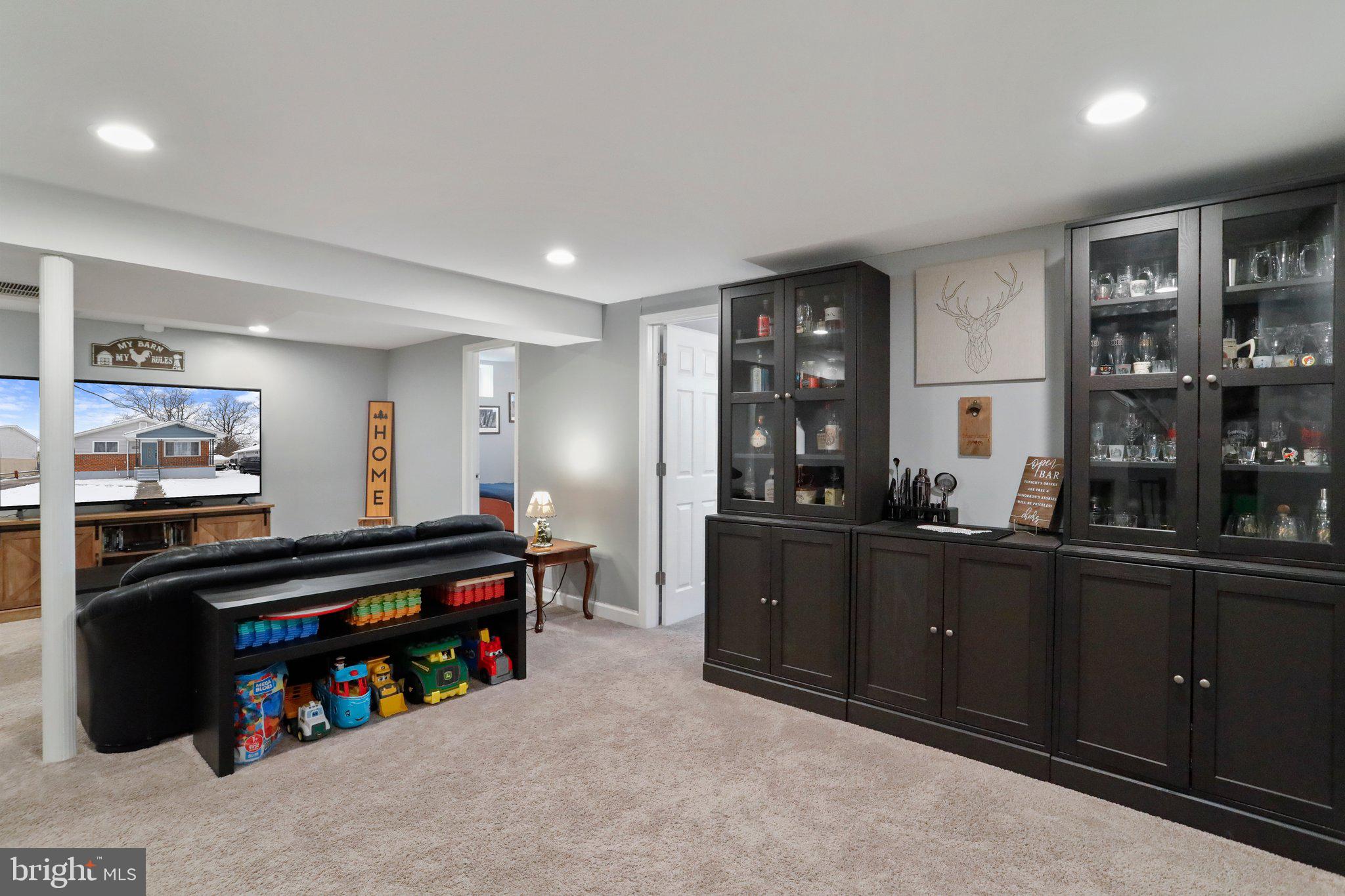 CATONSVILLE MANOR - Residential