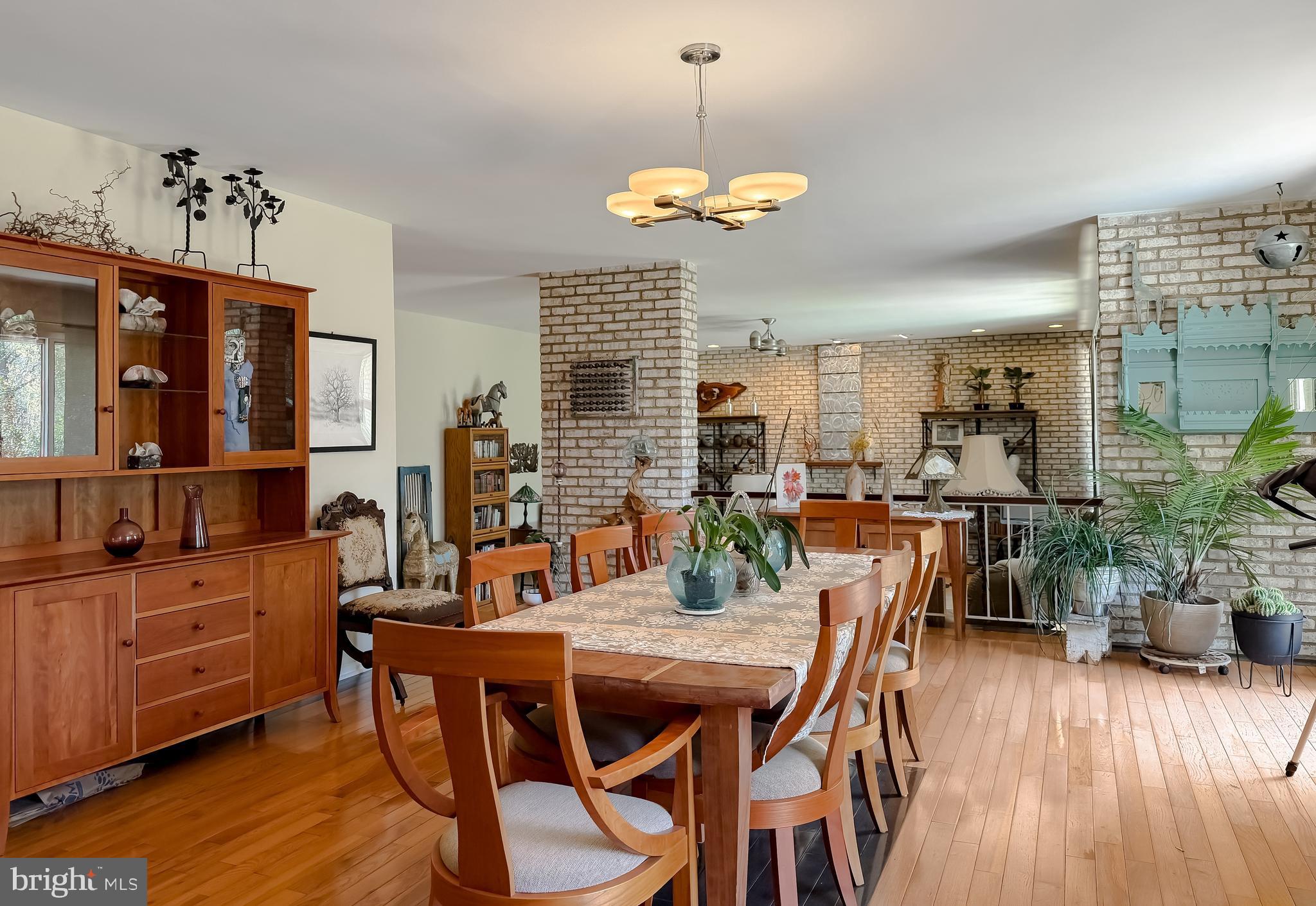 KERRICK MANOR - Residential