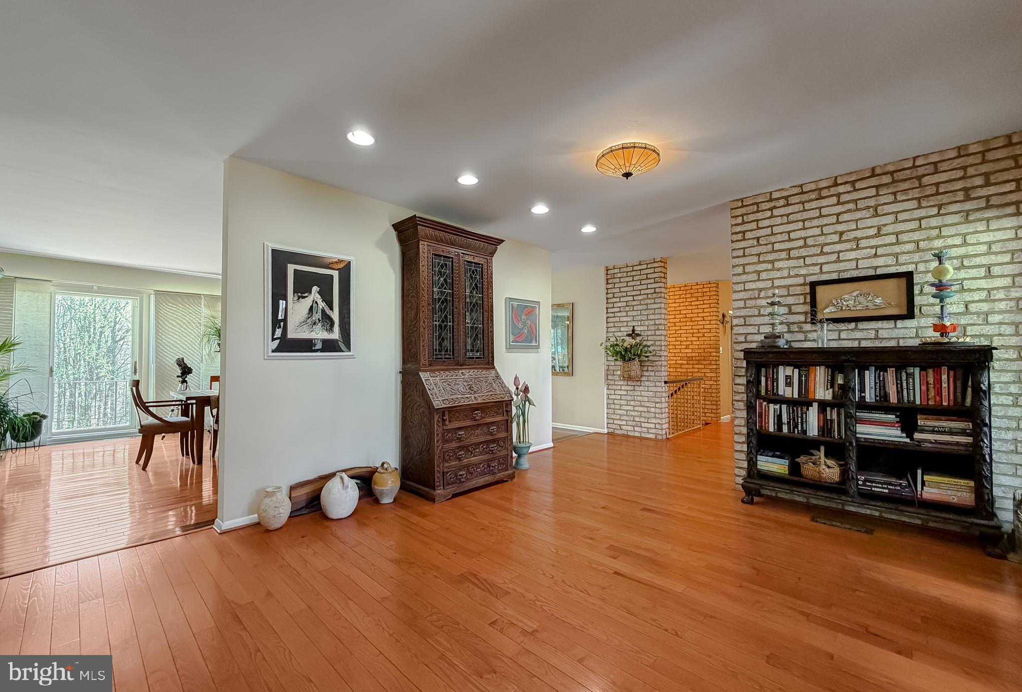 KERRICK MANOR - Residential