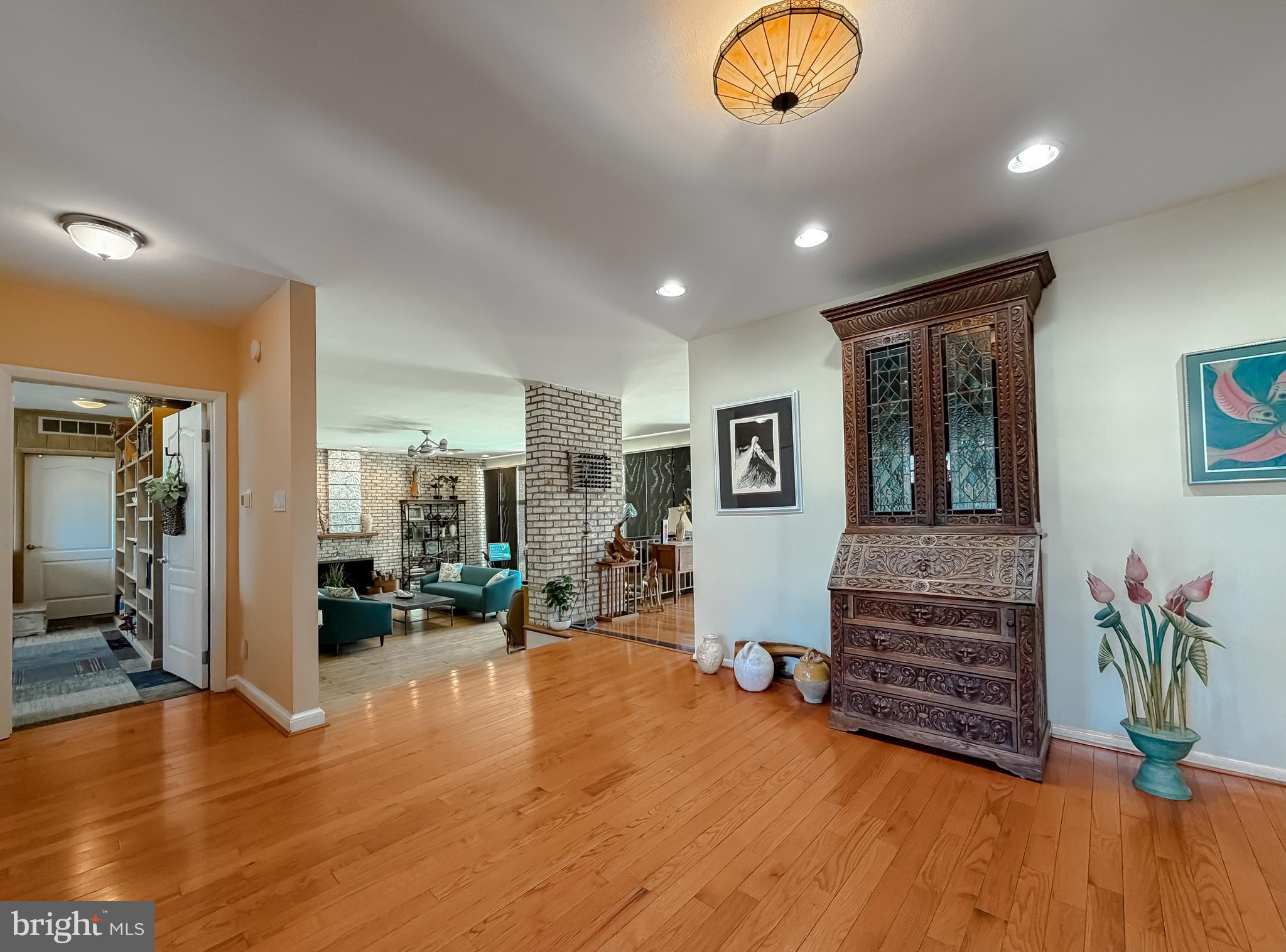 KERRICK MANOR - Residential