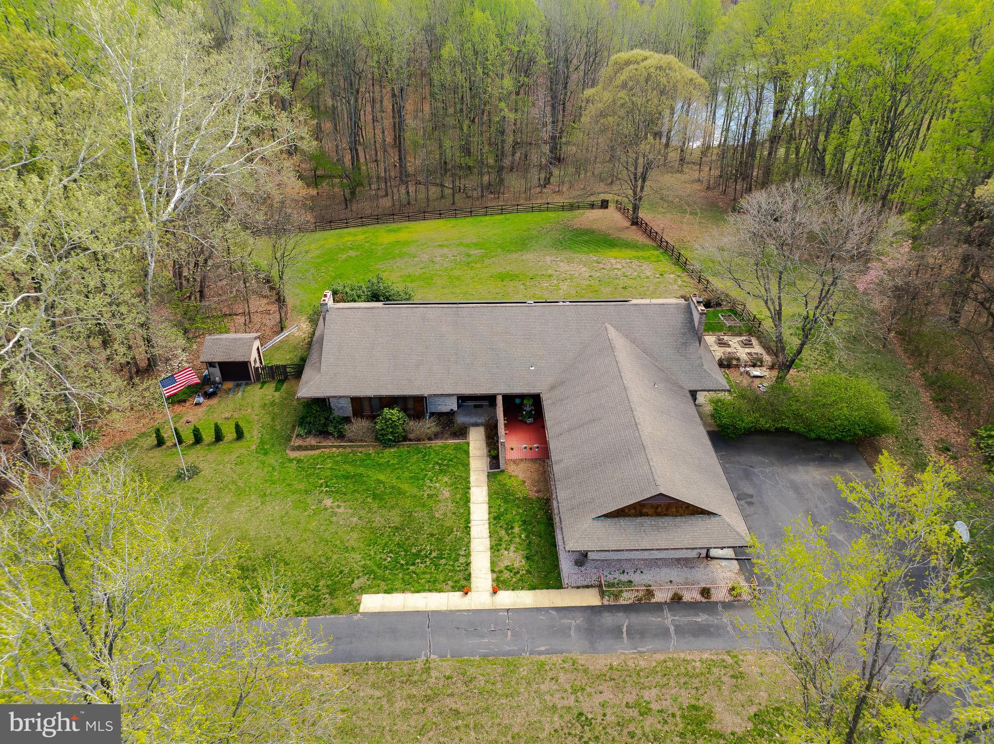 KERRICK MANOR - Residential