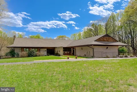 MLS: MDCH2053434