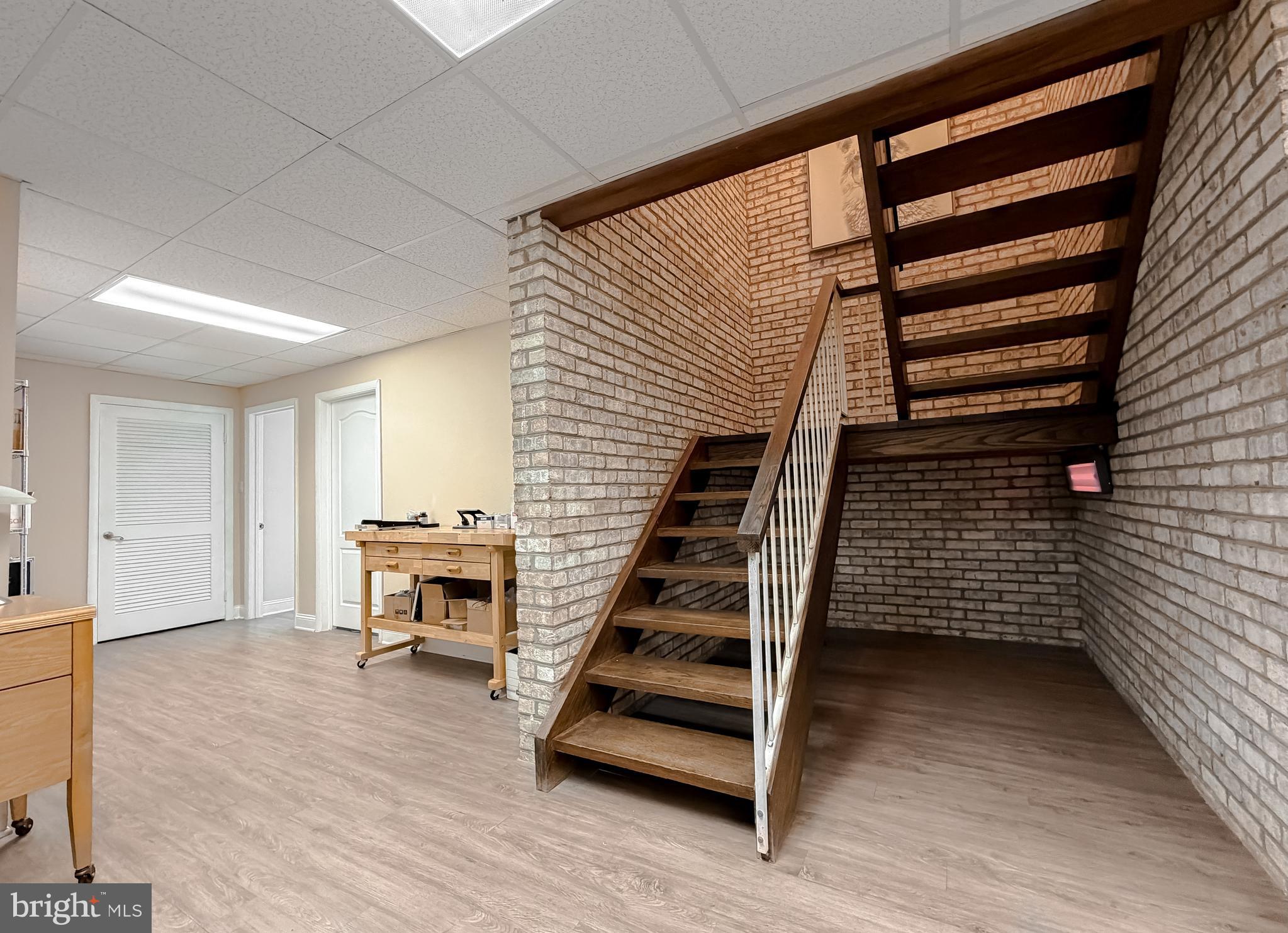 KERRICK MANOR - Residential