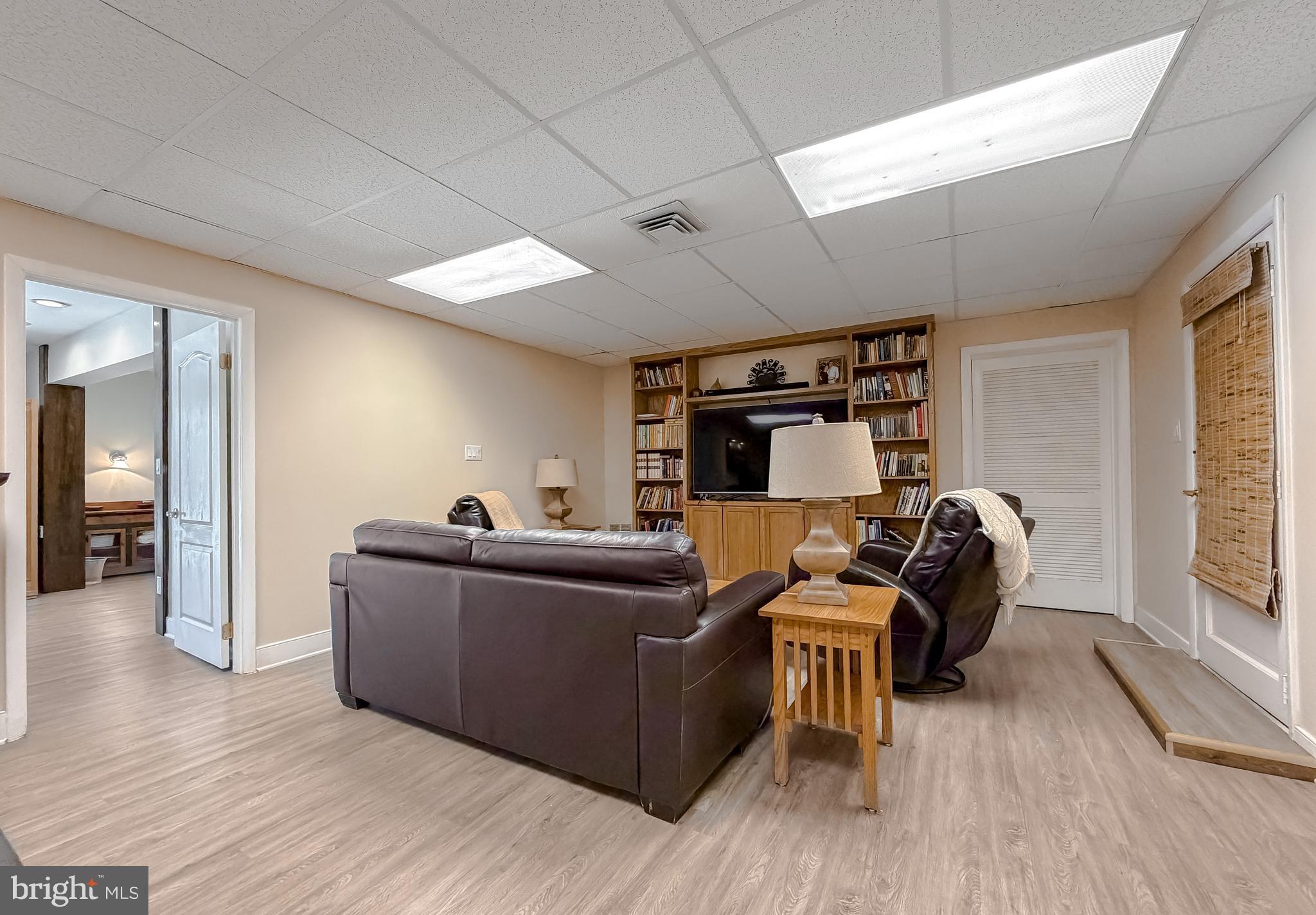 KERRICK MANOR - Residential