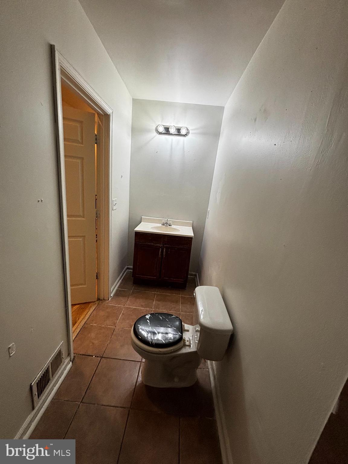 WASHINGTON VILLAGE - Residential