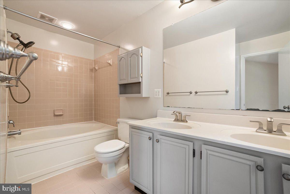 SOUTHERN OAKS - Residential Lease