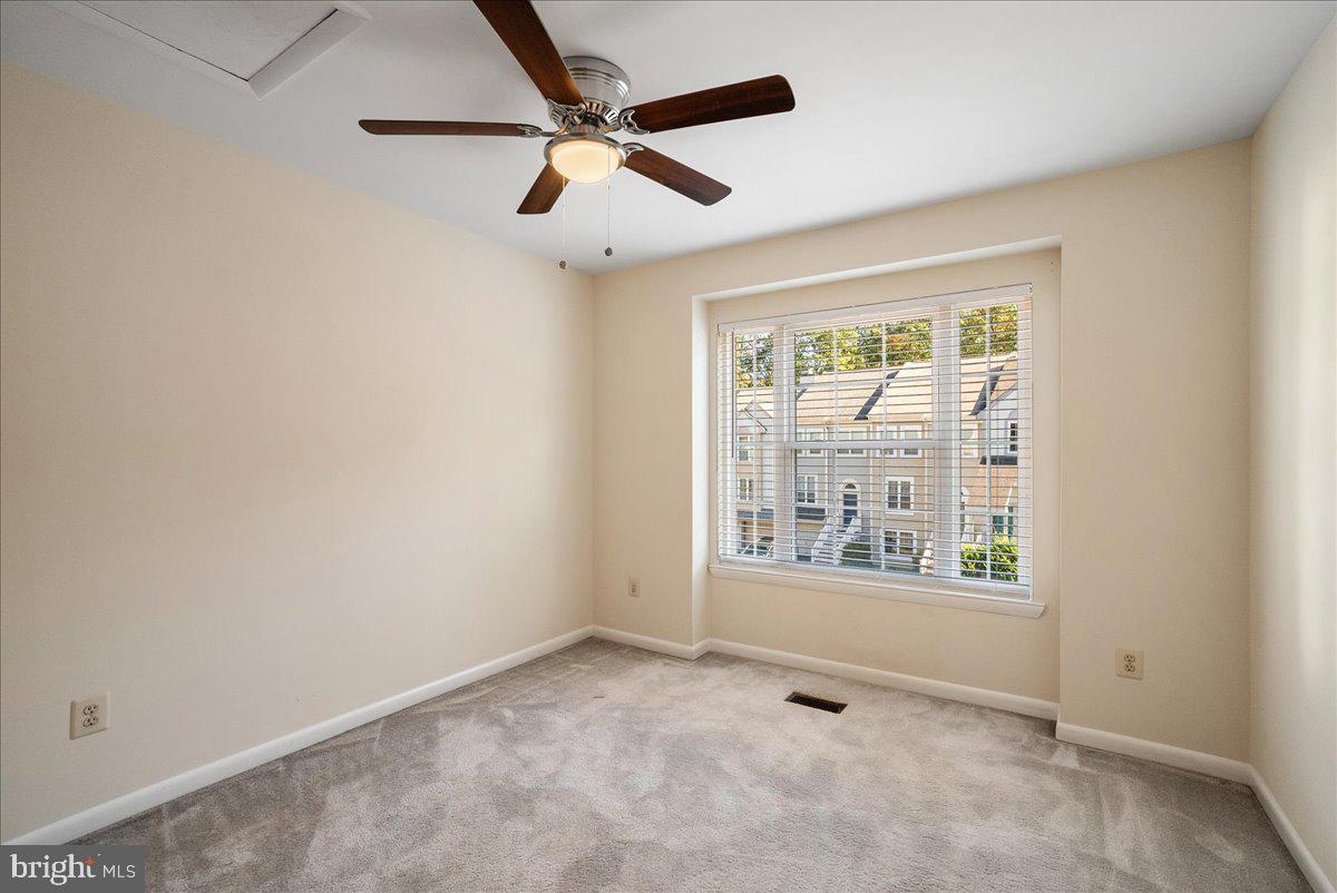 SOUTHERN OAKS - Residential Lease