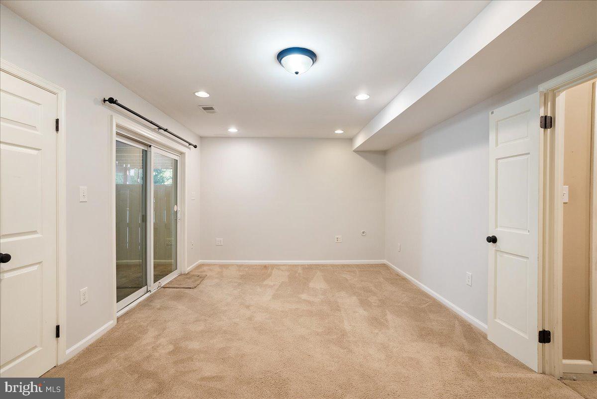 SOUTHERN OAKS - Residential Lease