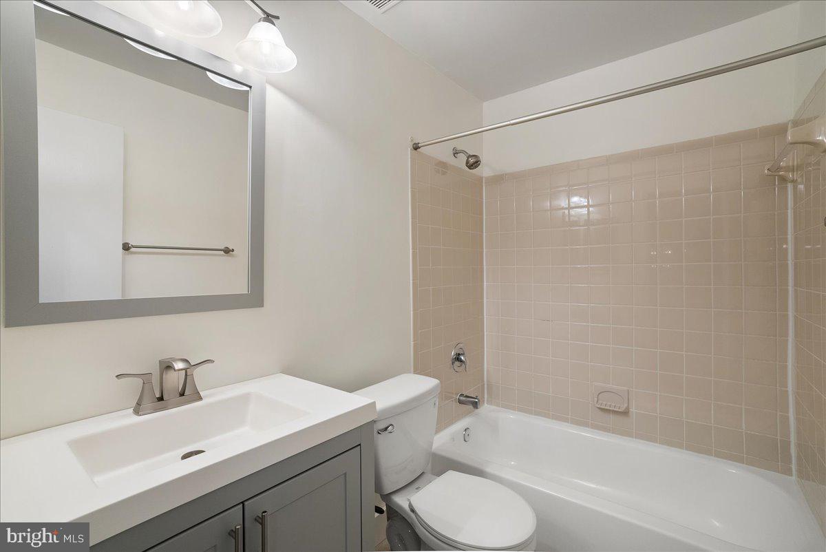 SOUTHERN OAKS - Residential Lease