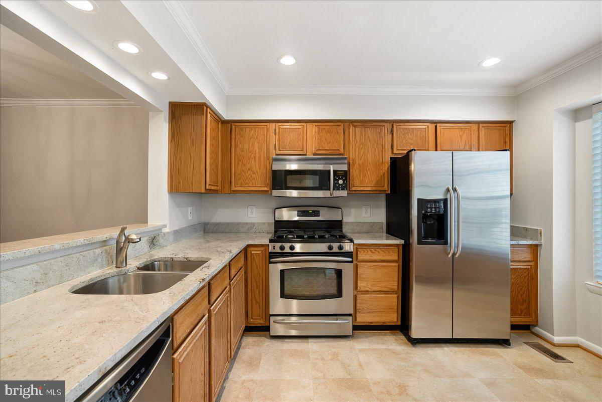 SOUTHERN OAKS - Residential Lease