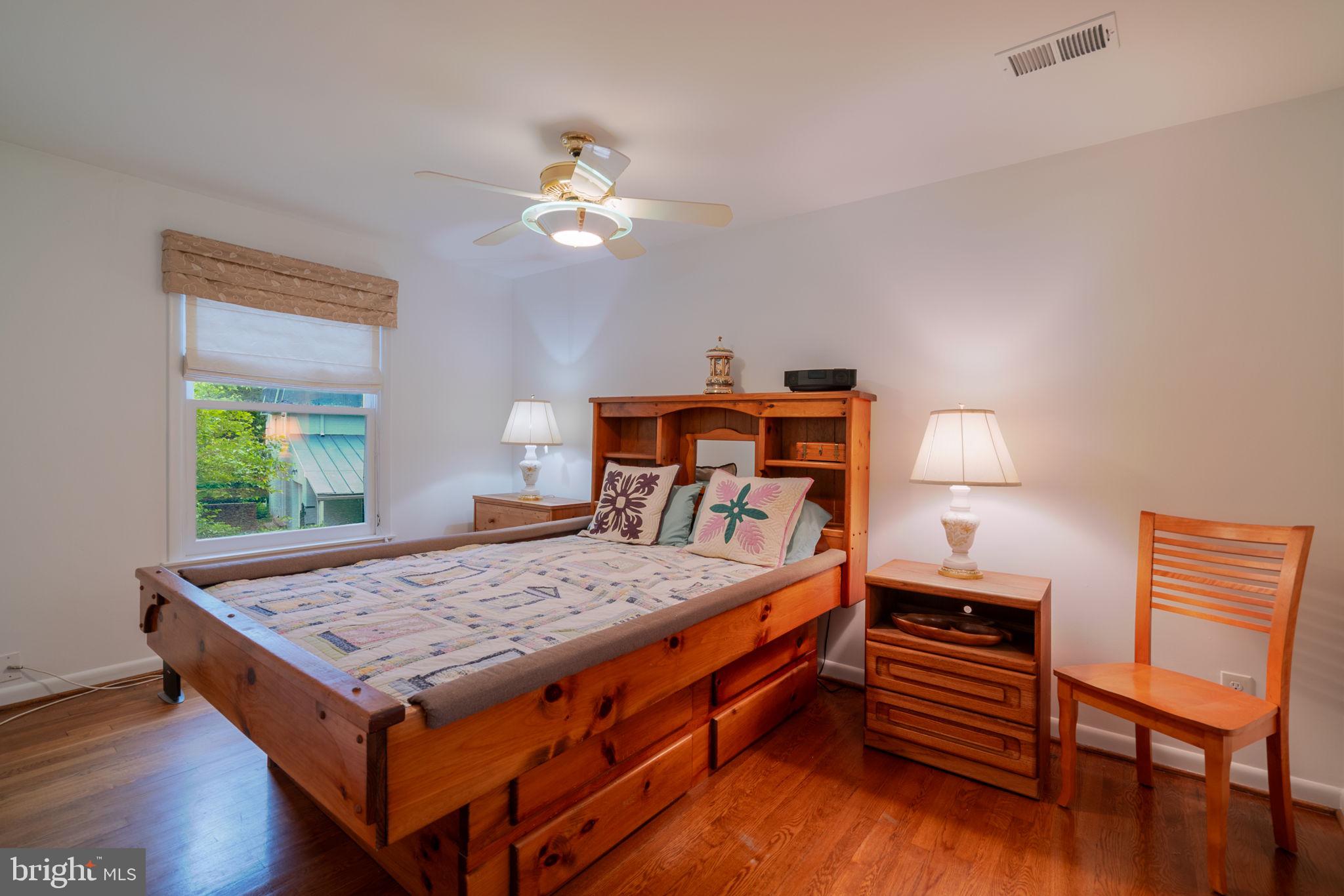 COLONIAL GARDEN - Residential
