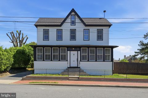Homes For Sale - 111 N Main Street<br/> SAINT GEORGES, DE 19733