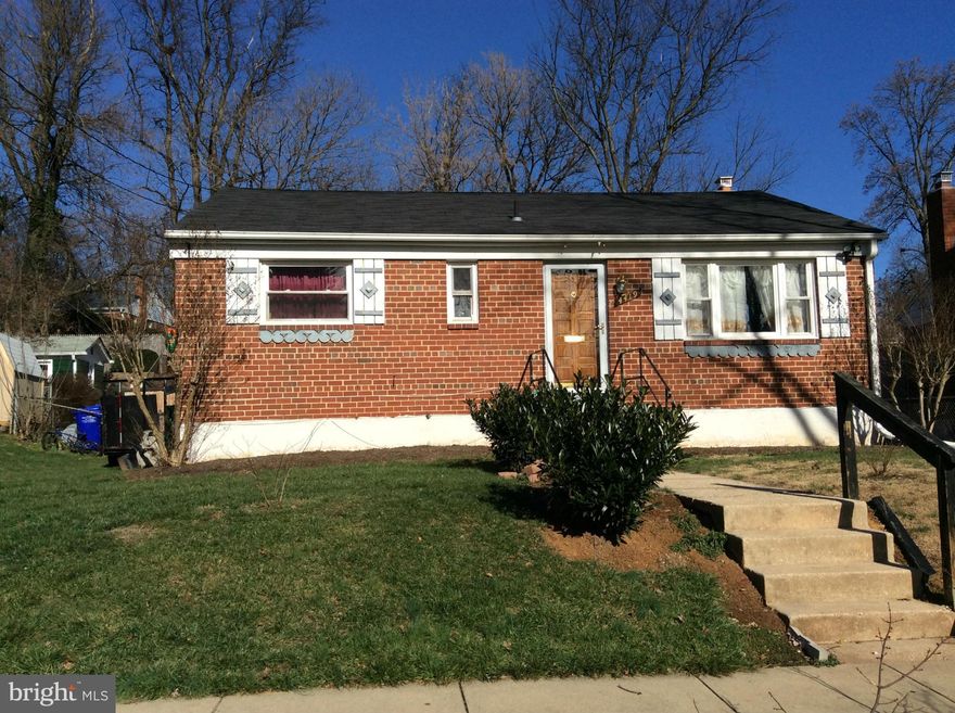 Beautiful house located in Wheaton Woods Subdivision, 5 bedrooms, 2 full baths, property sold as is condition, kitchen was completely remodeled with new appliances. please contact first contact for showing instructions.  contract will be subject to owner finding a new property.  property convenience located to major highways and stores.