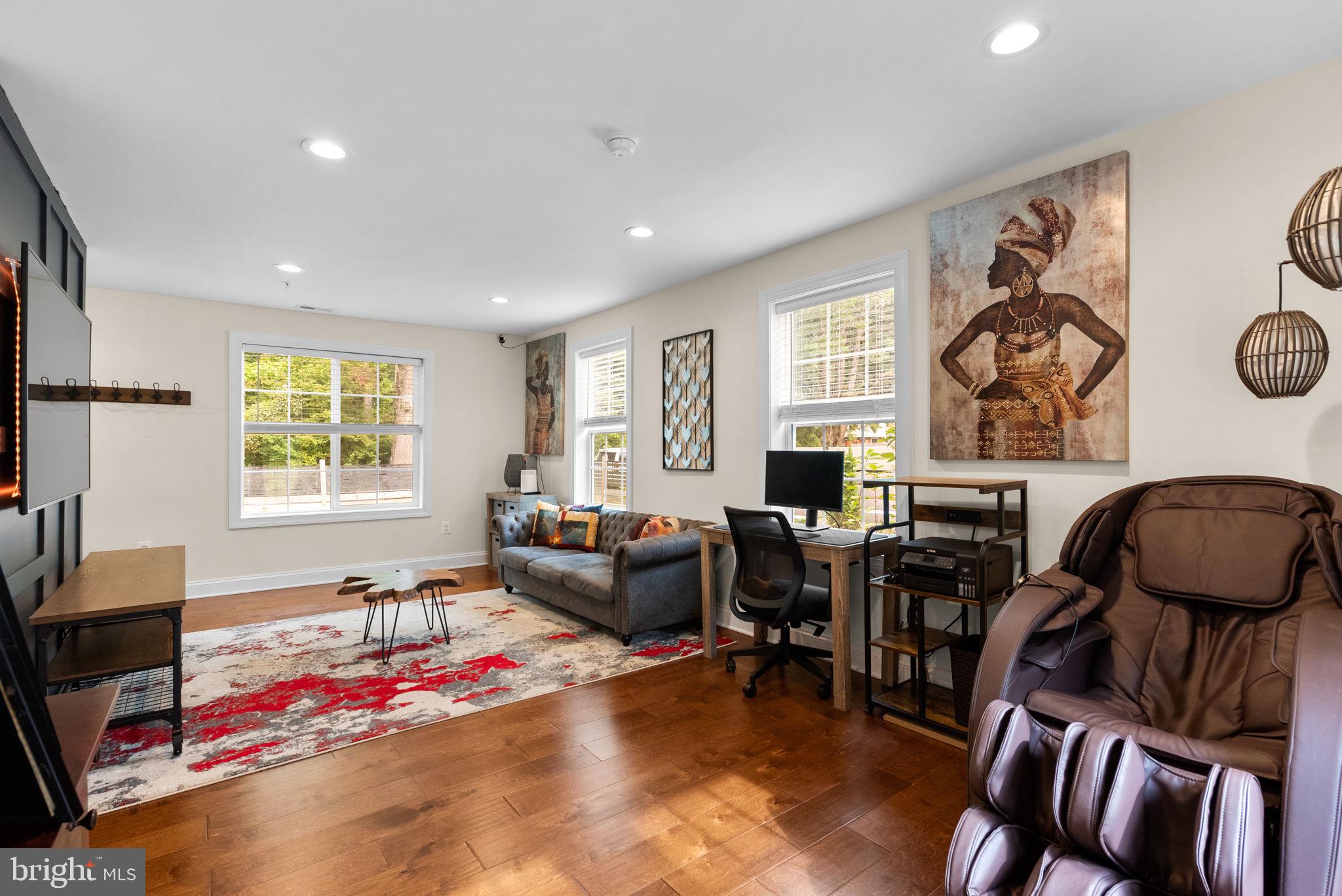 CLINTON - Residential