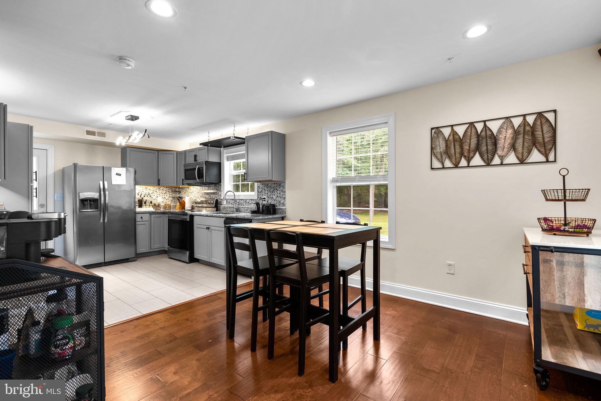 CLINTON - Residential