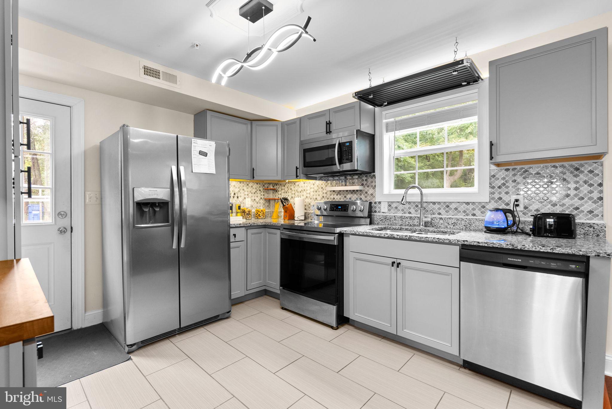 CLINTON - Residential