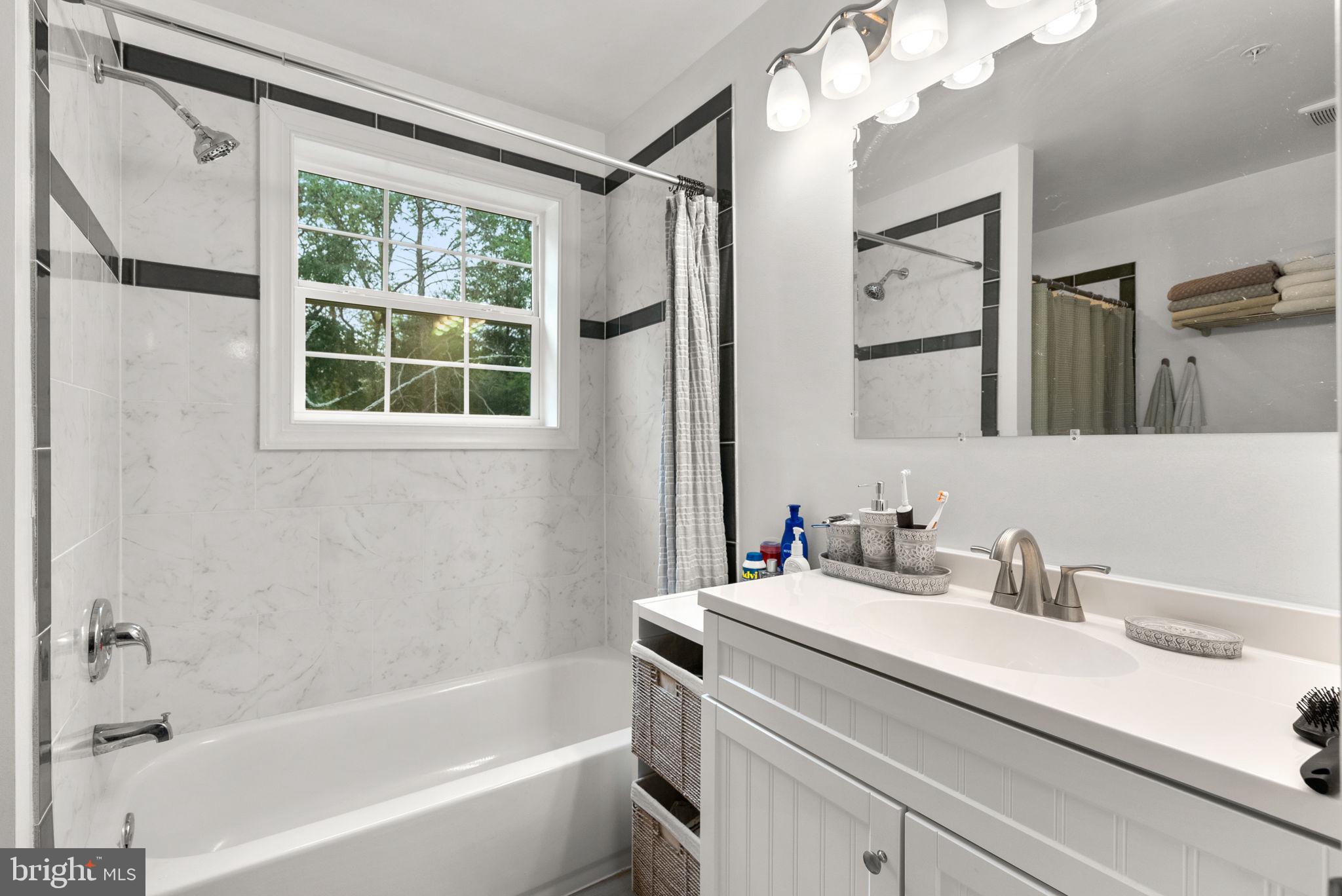 CLINTON - Residential