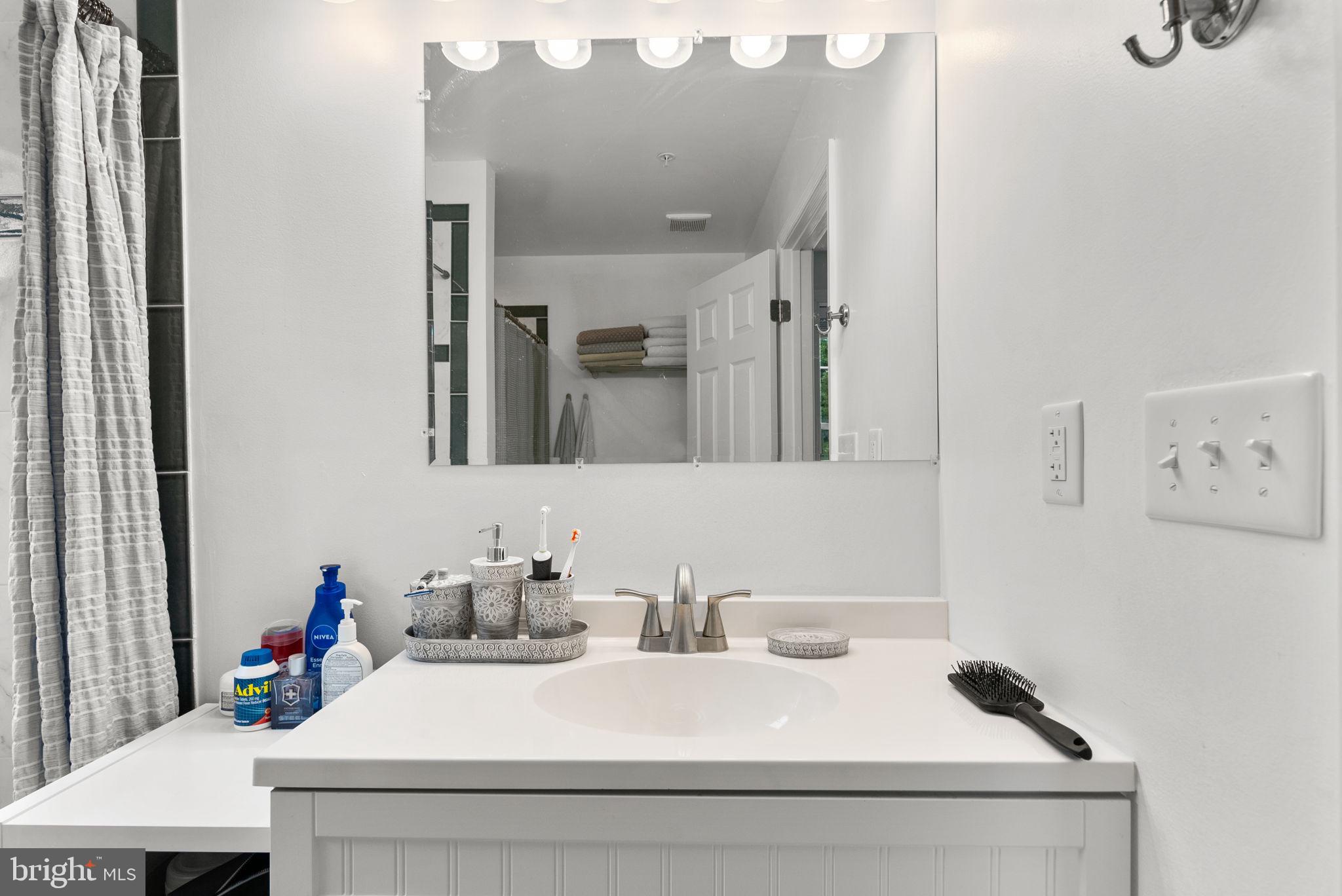 CLINTON - Residential