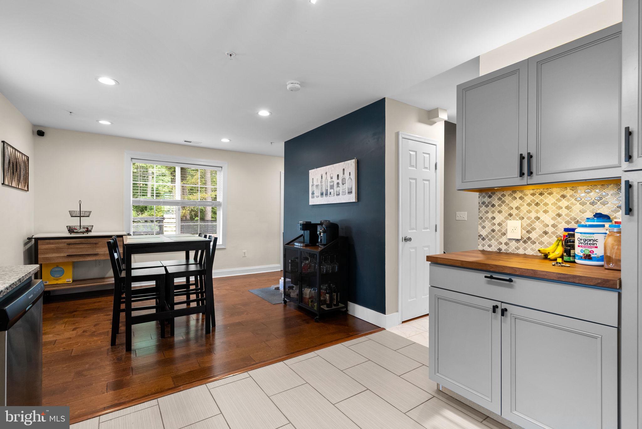 CLINTON - Residential