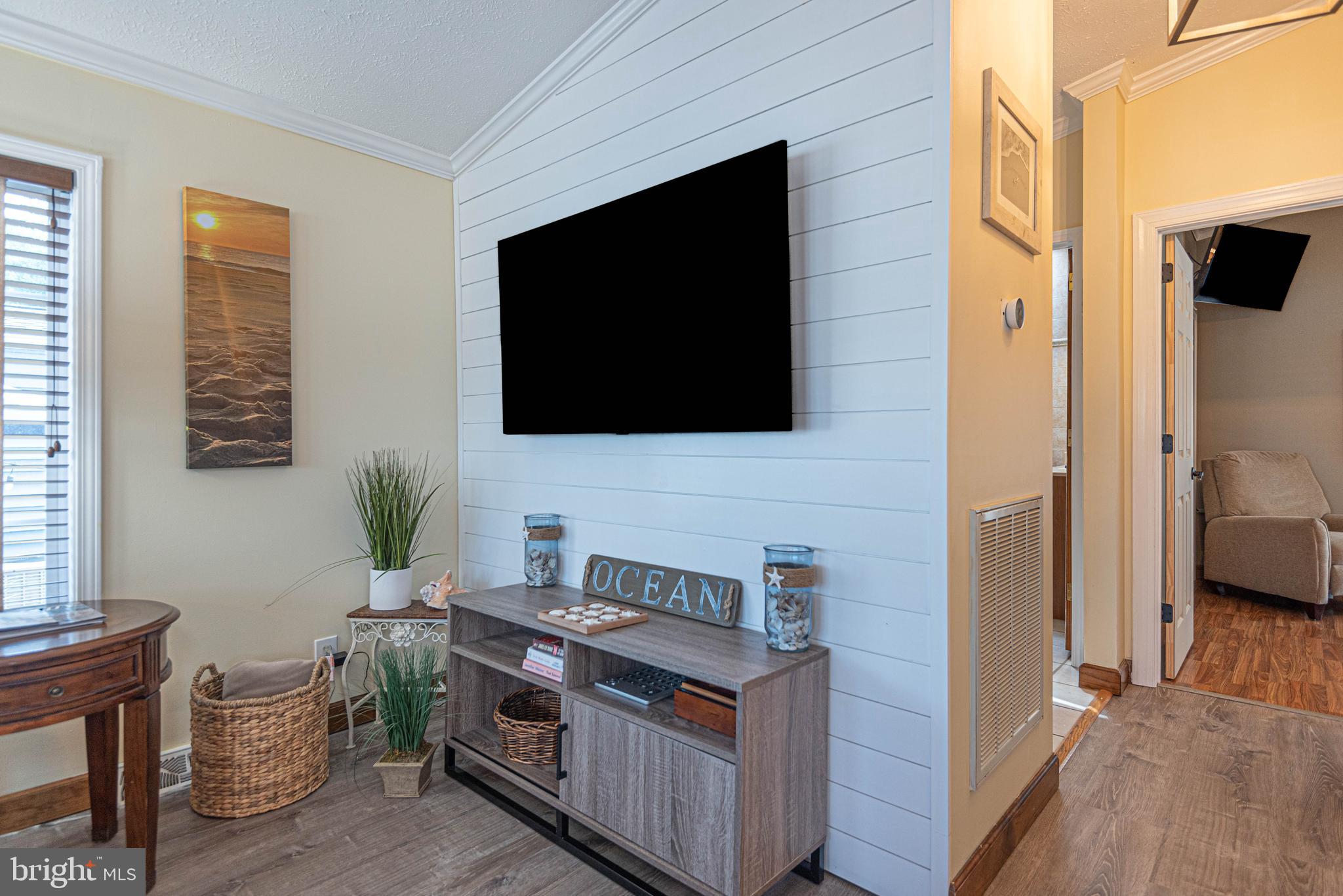 WHITE HORSE PARK I - Residential