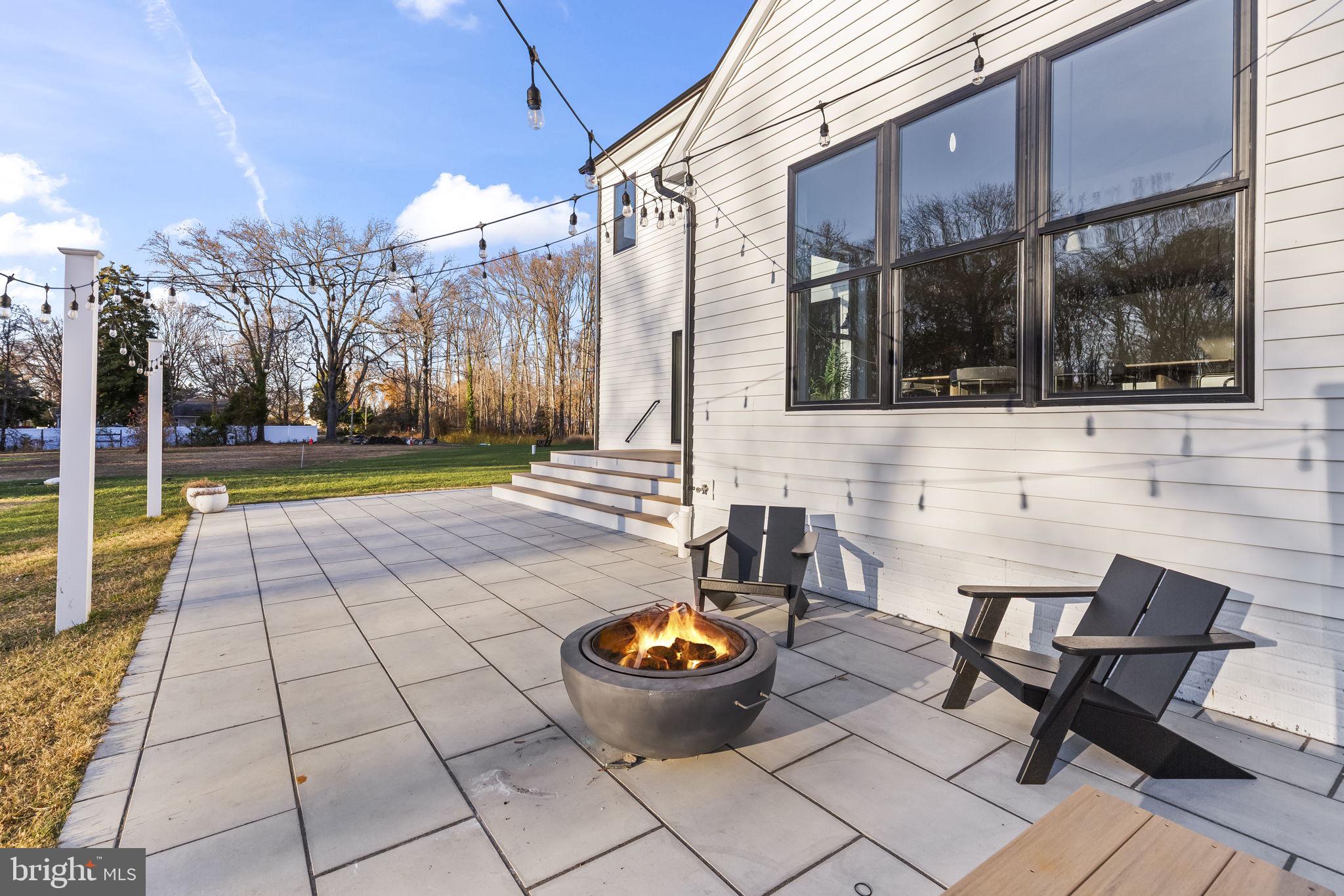 TRITON COMMONS - Residential