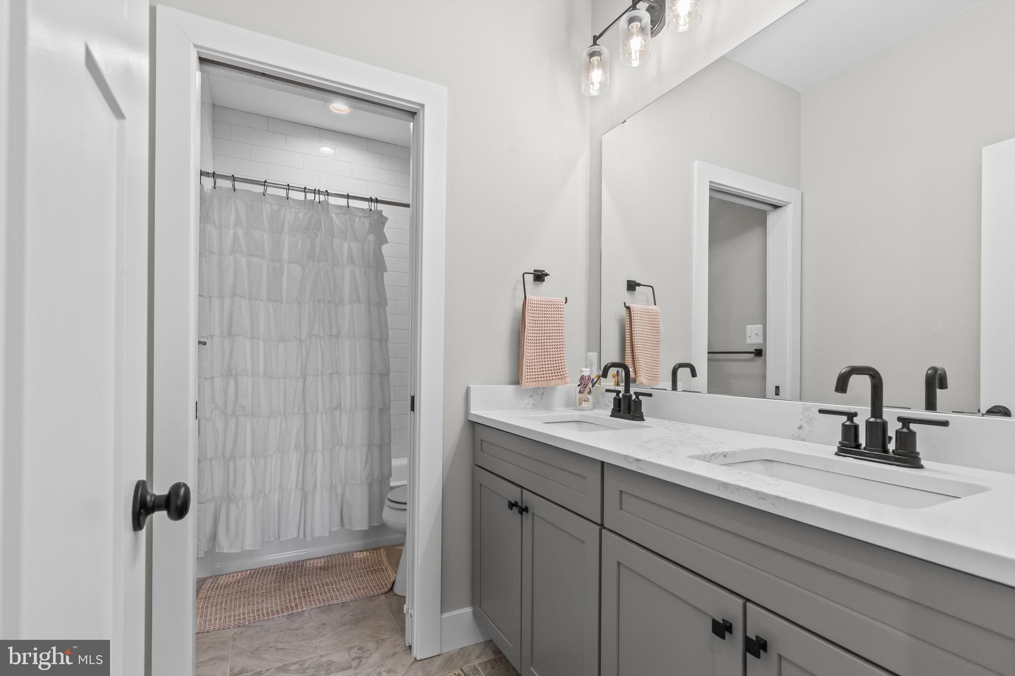 TRITON COMMONS - Residential