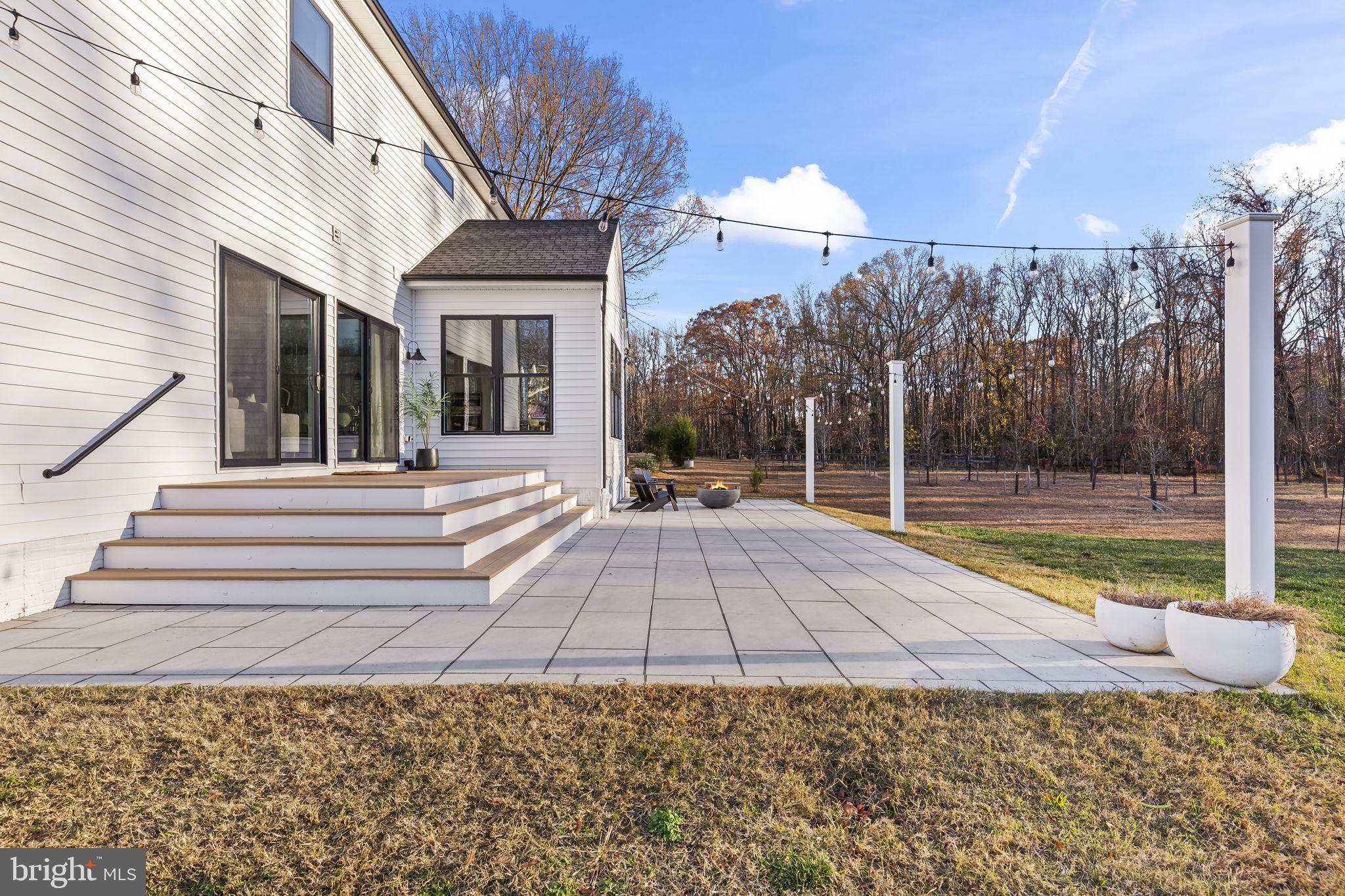 TRITON COMMONS - Residential