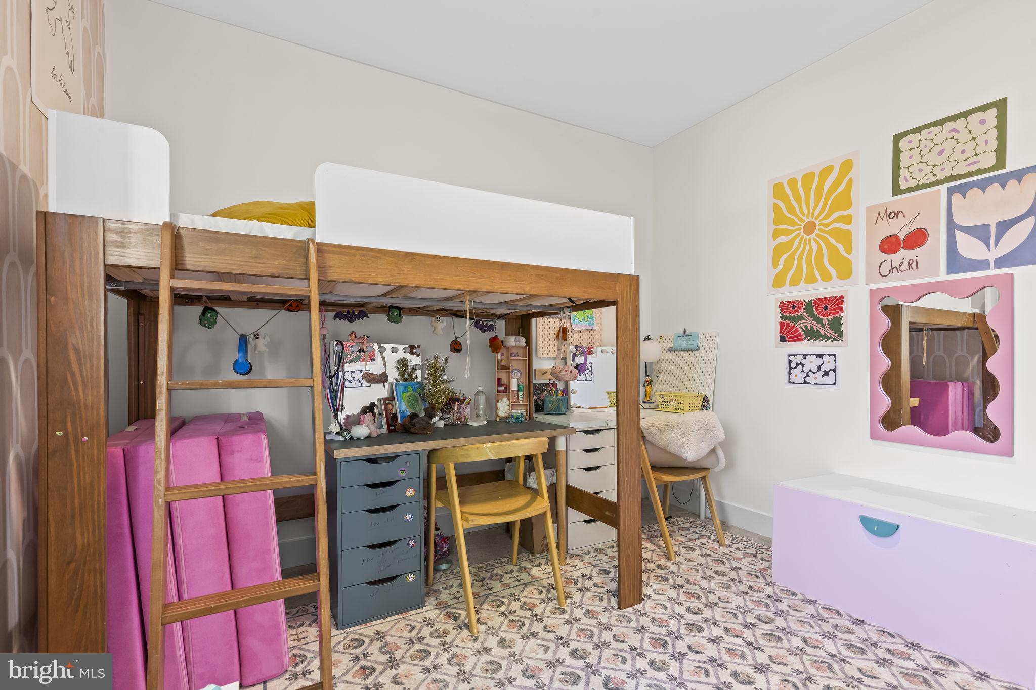 TRITON COMMONS - Residential