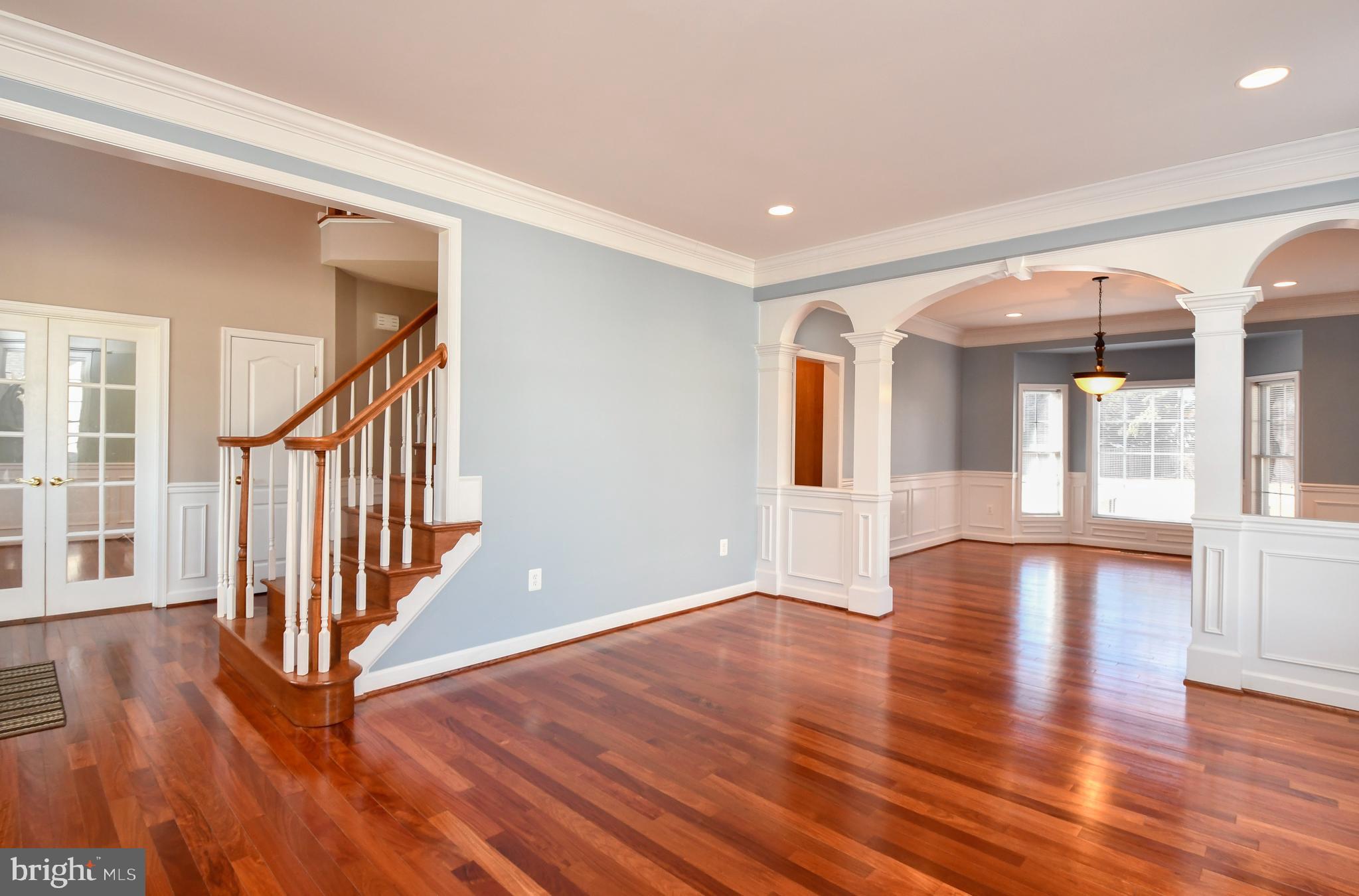 WALNUT HILLS - Residential