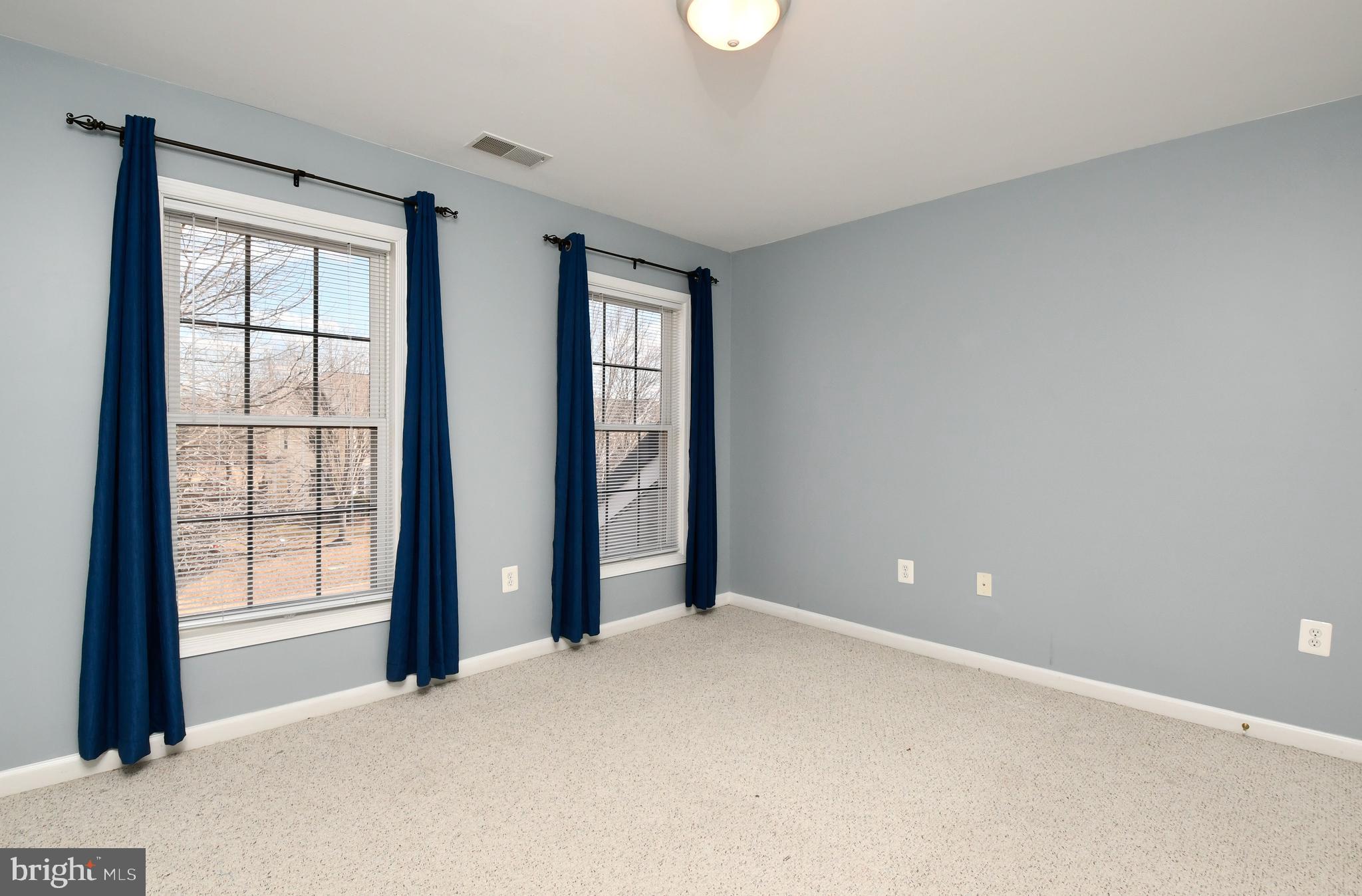 WALNUT HILLS - Residential