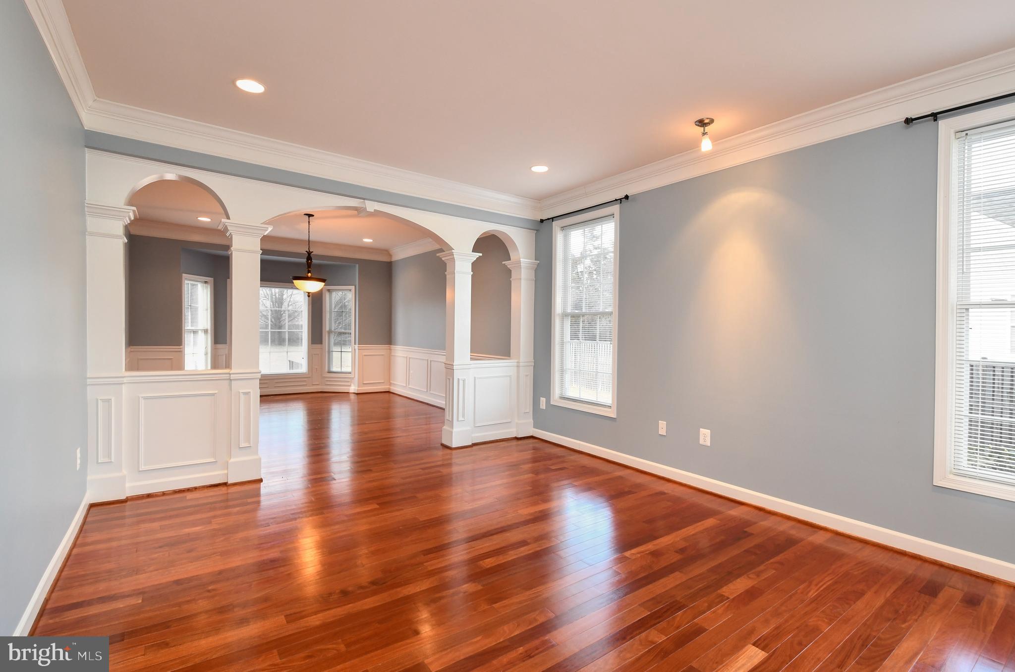 WALNUT HILLS - Residential