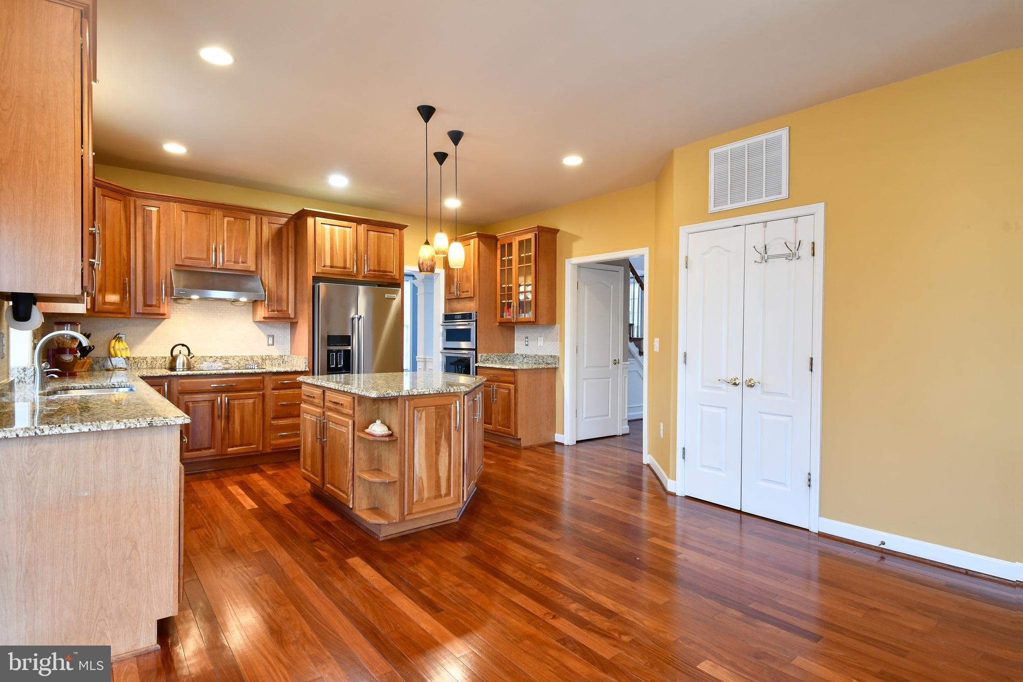 WALNUT HILLS - Residential