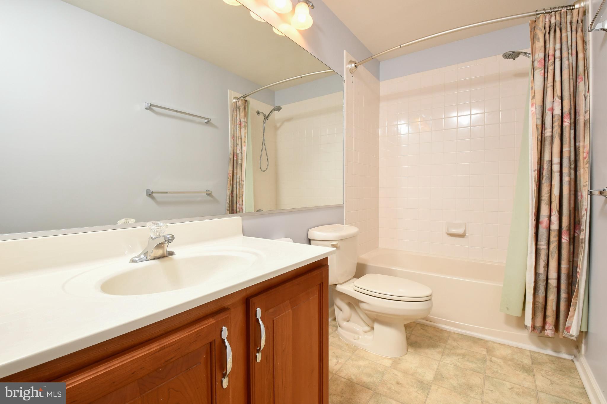 WALNUT HILLS - Residential