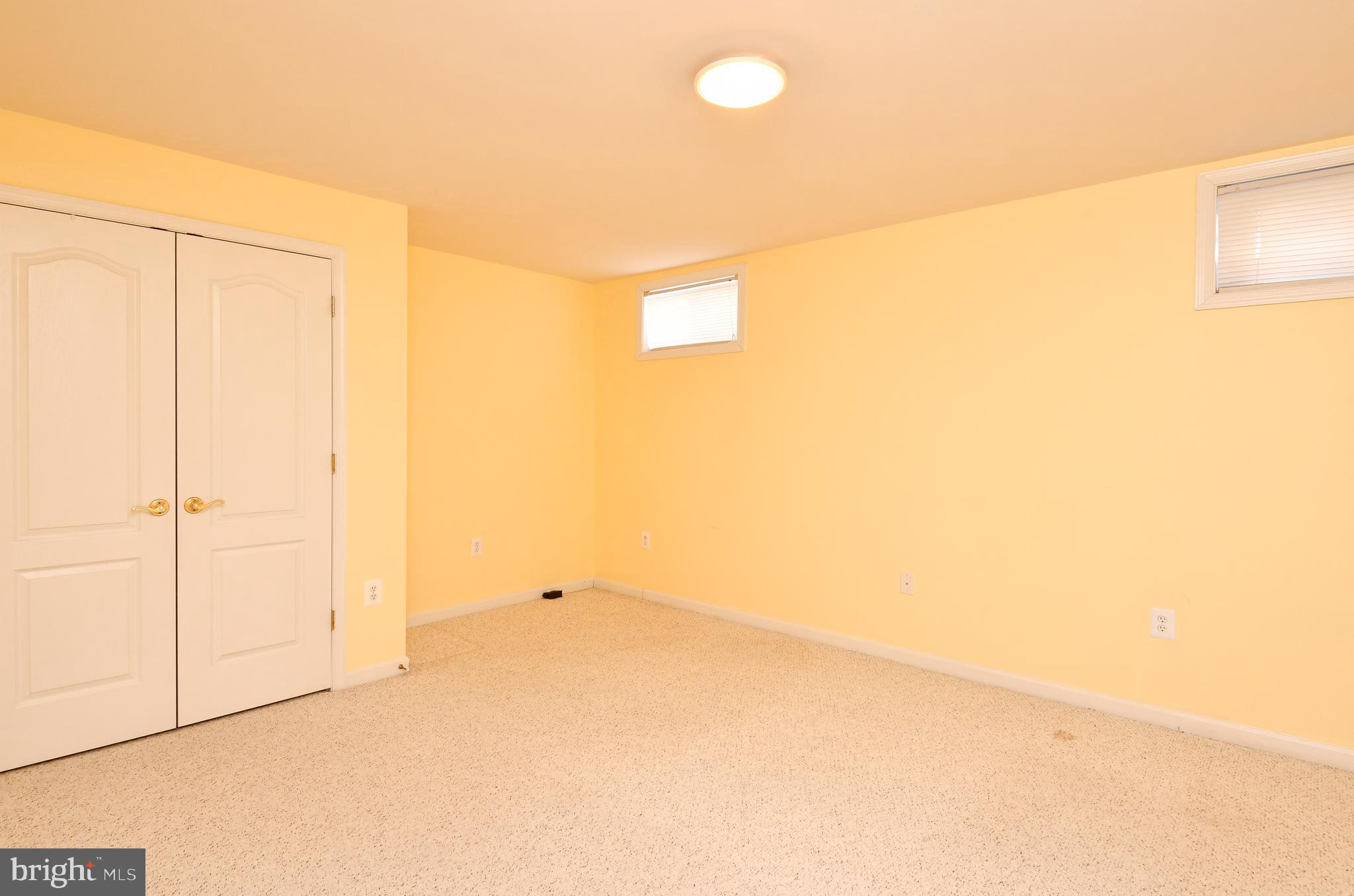 WALNUT HILLS - Residential