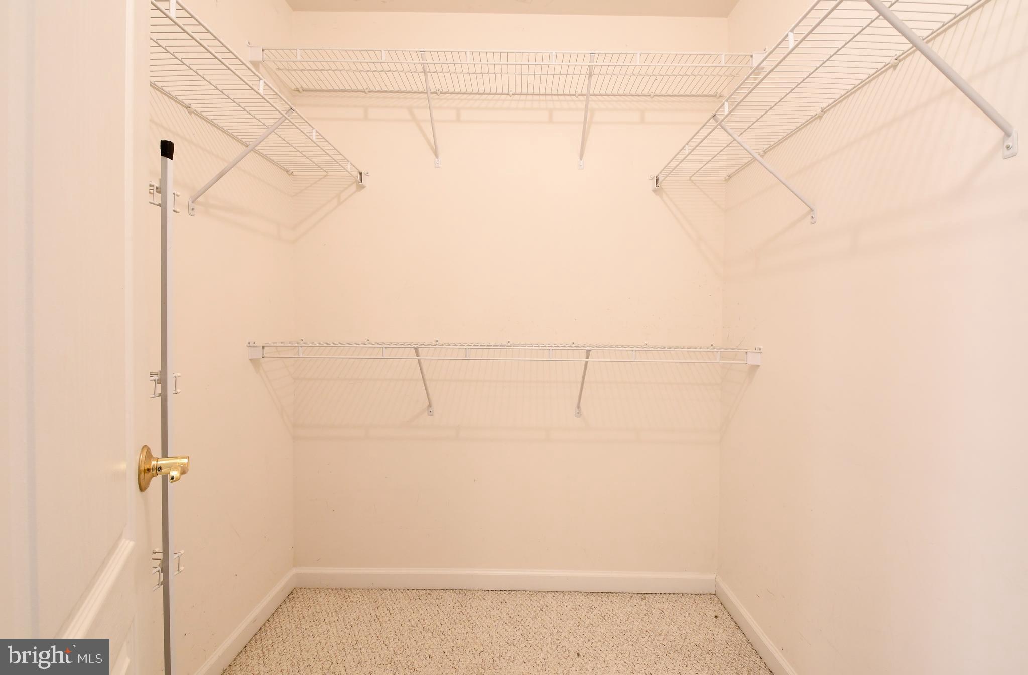 WALNUT HILLS - Residential