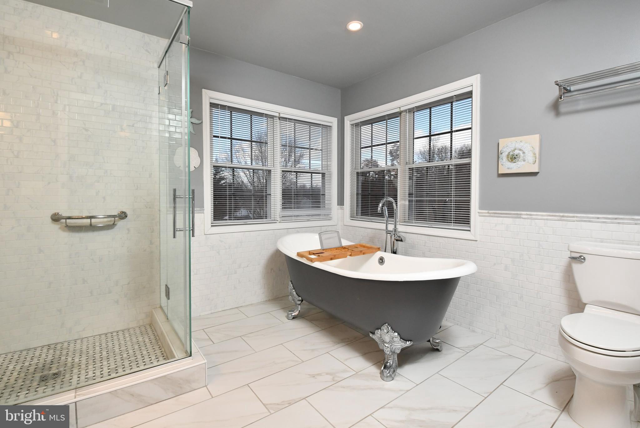 WALNUT HILLS - Residential