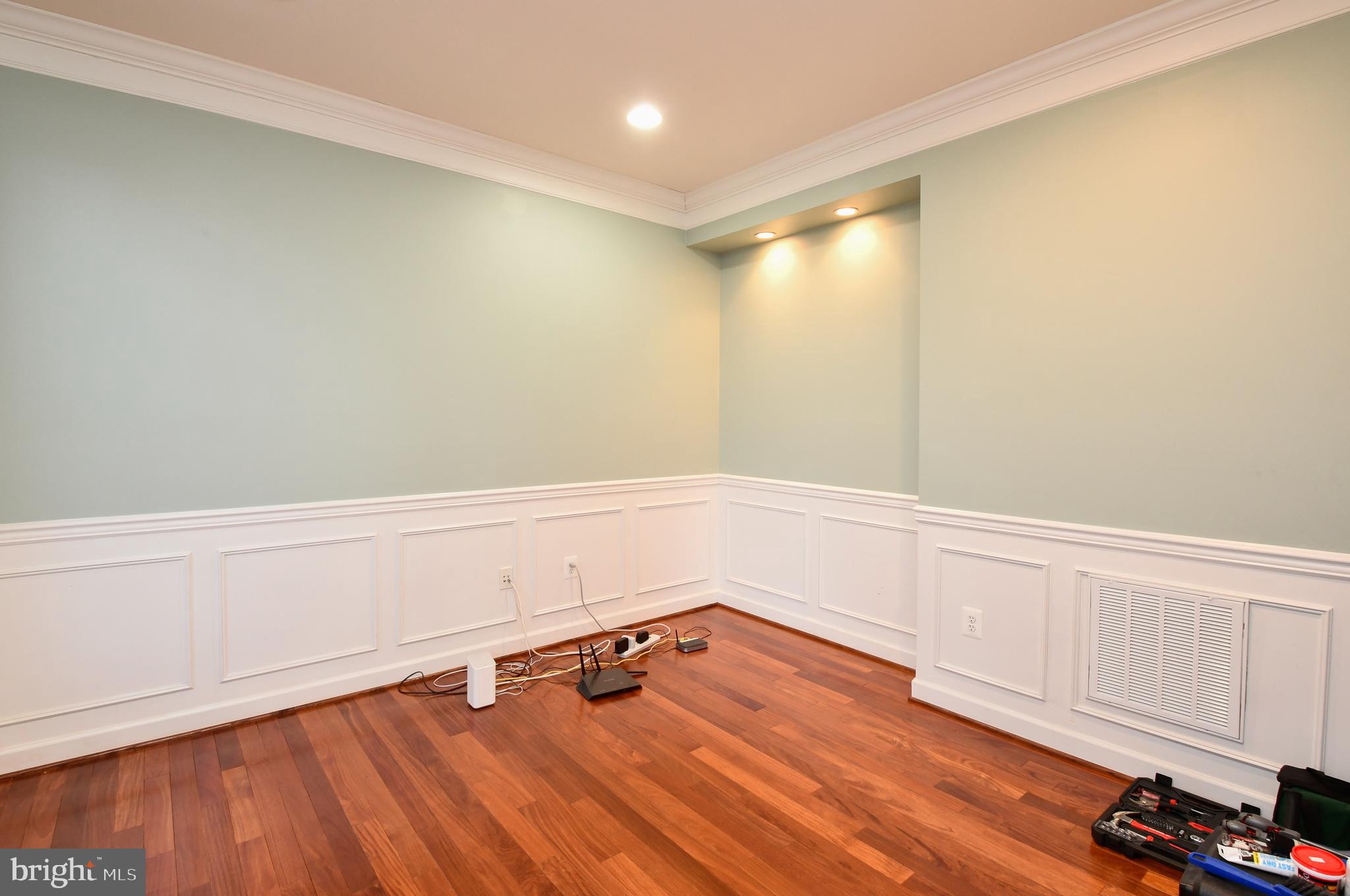 WALNUT HILLS - Residential