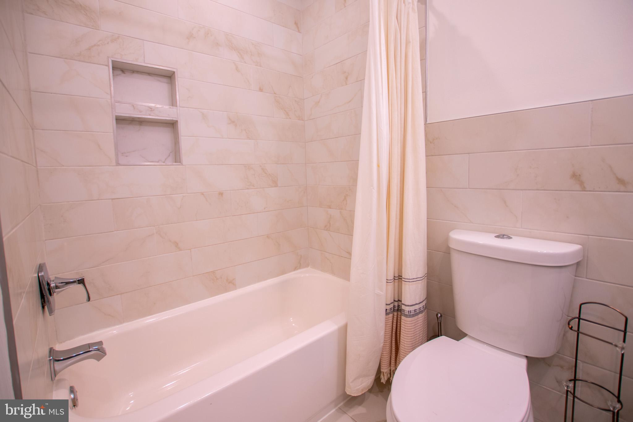 POINT BREEZE - Residential Lease