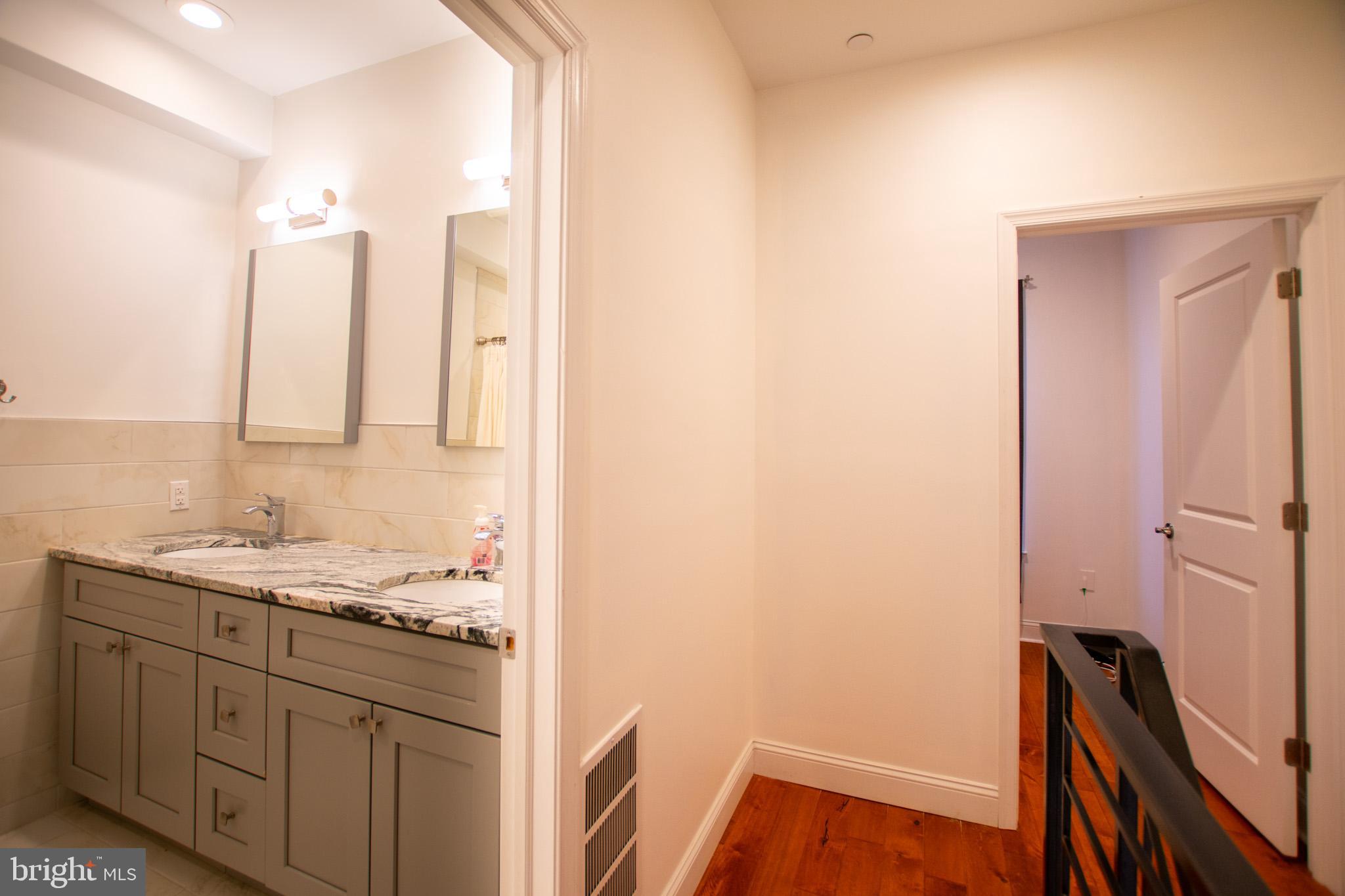 POINT BREEZE - Residential Lease